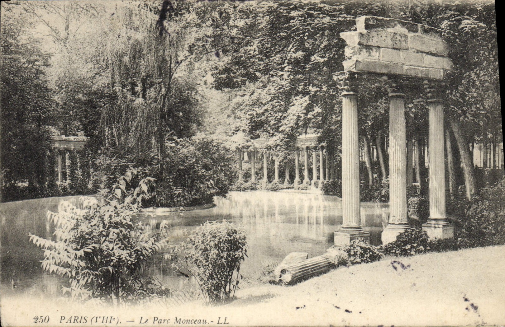 CPA Paris Le Parc Monceau