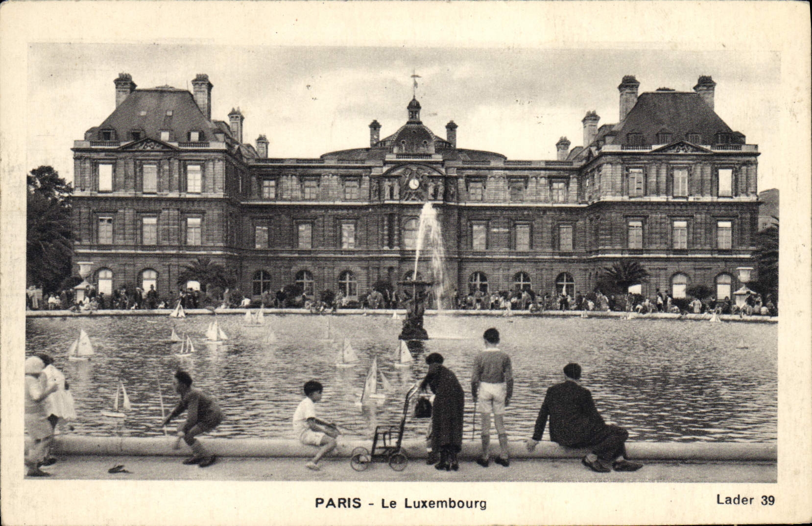 CPA Paris Le Luxembourg Enfants