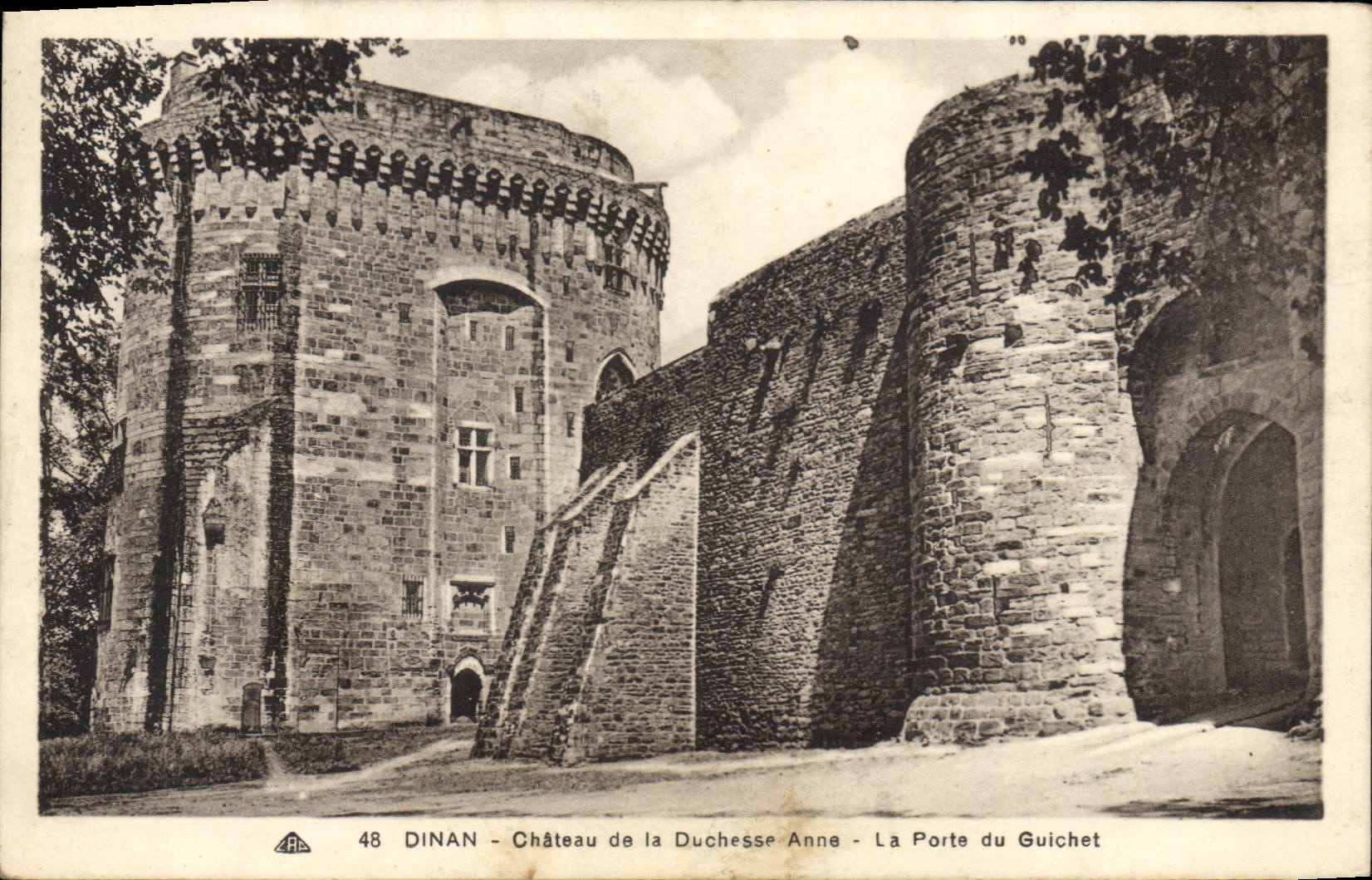 VINTAGE POSTCARD Dinan Castle of the Duchess Anne the door of the Counter