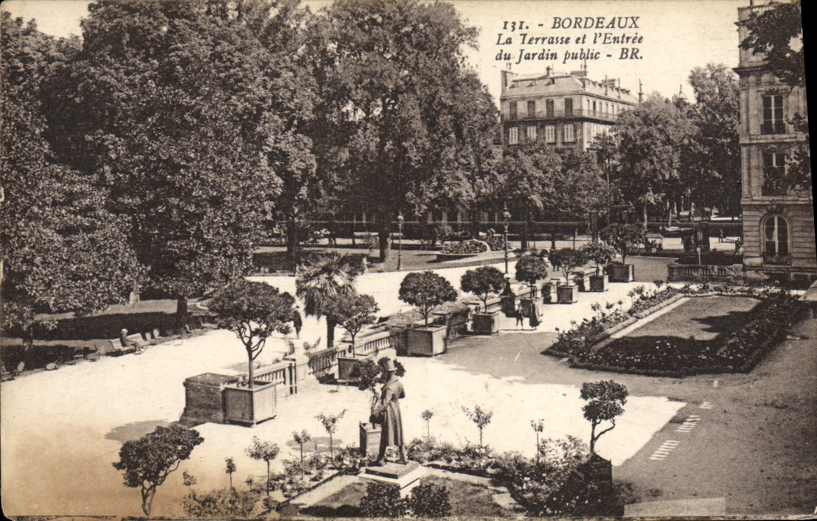 CPA Bordeaux La Terrasse et l'Entree du jardin public