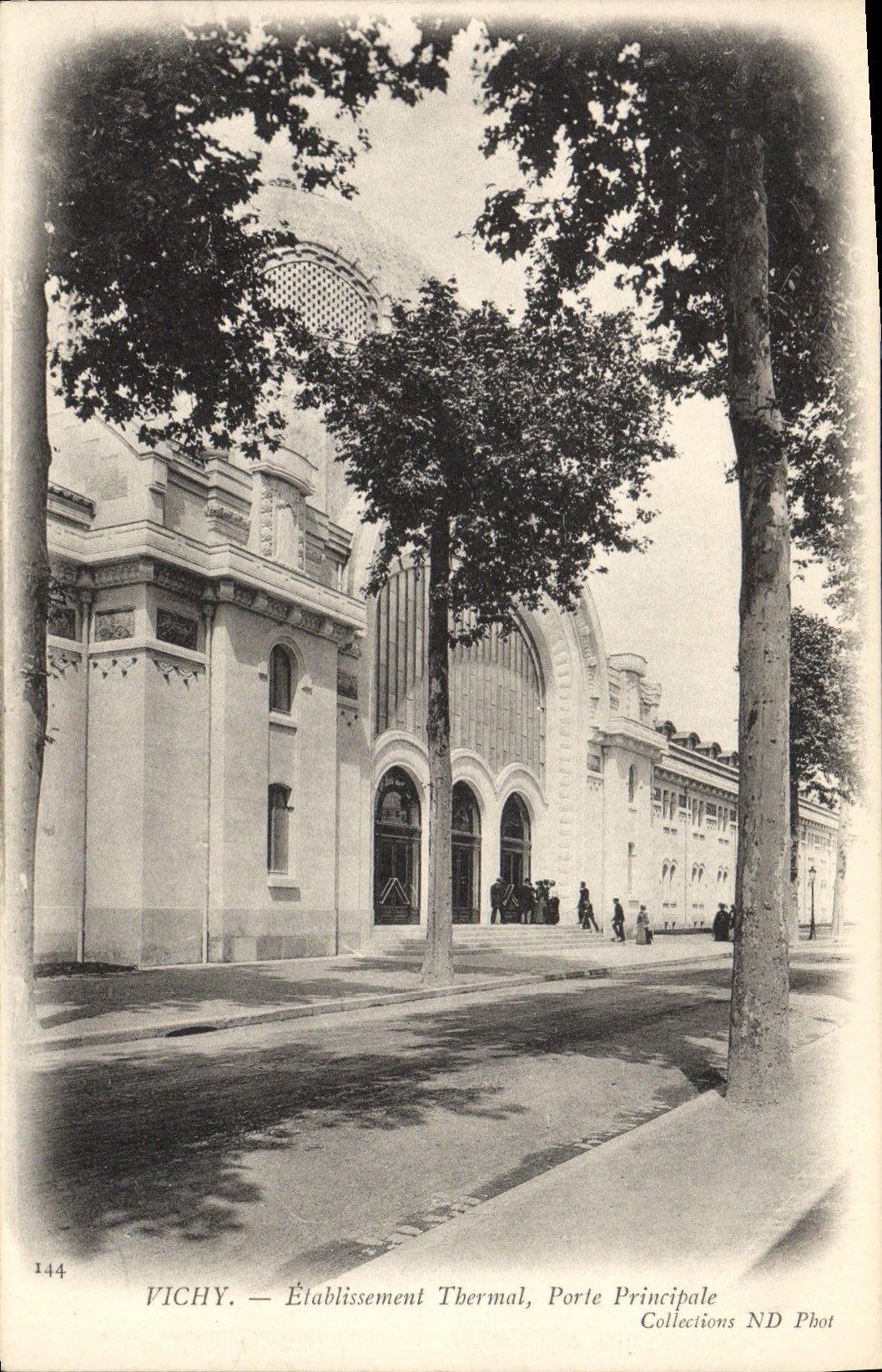 VINTAGE POSTCARD Vichy Hydropathic establishment Carries Principal