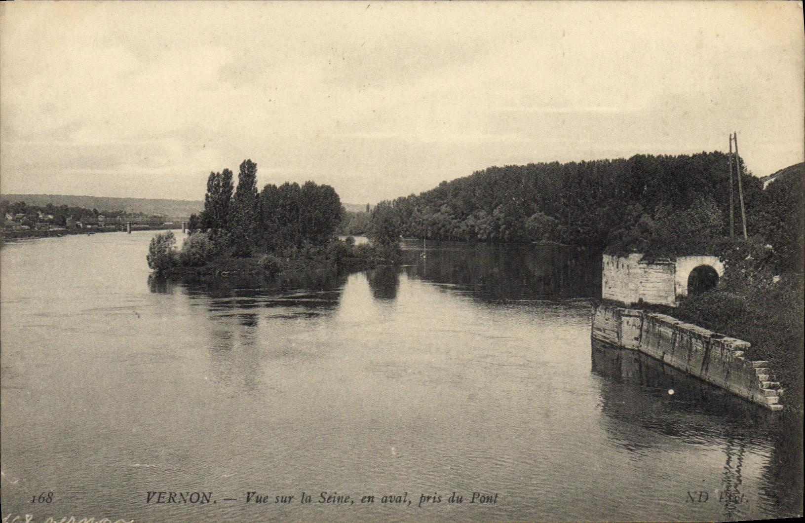 CPA Vernon Vue Sur La Seine en aval pris du pont