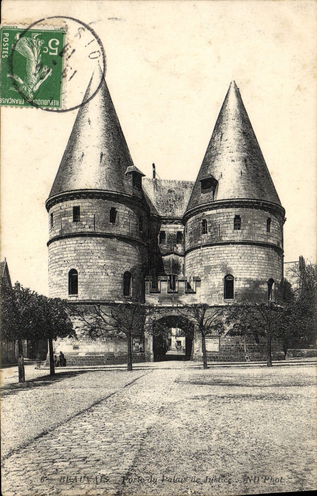 CPA Beauvais Porte du palais de justice
