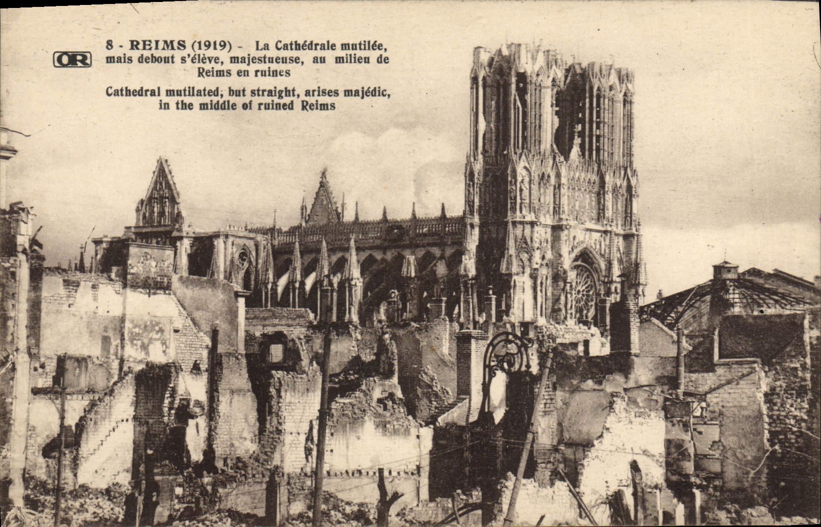 CPA Reims La Cathedrale Militaria