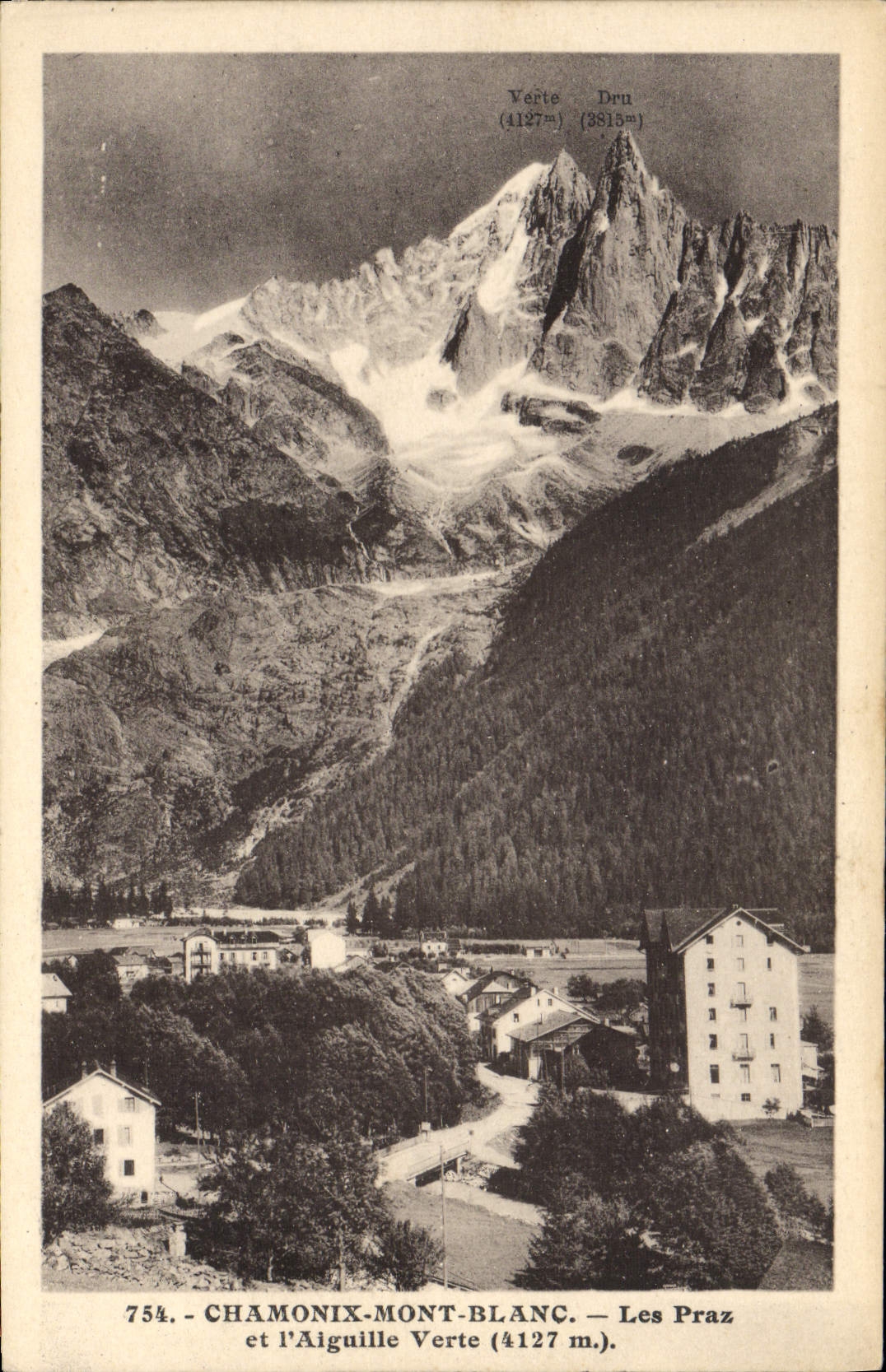 CPA Chamonix Mont Blanc Les Praz et l'aiguille verte