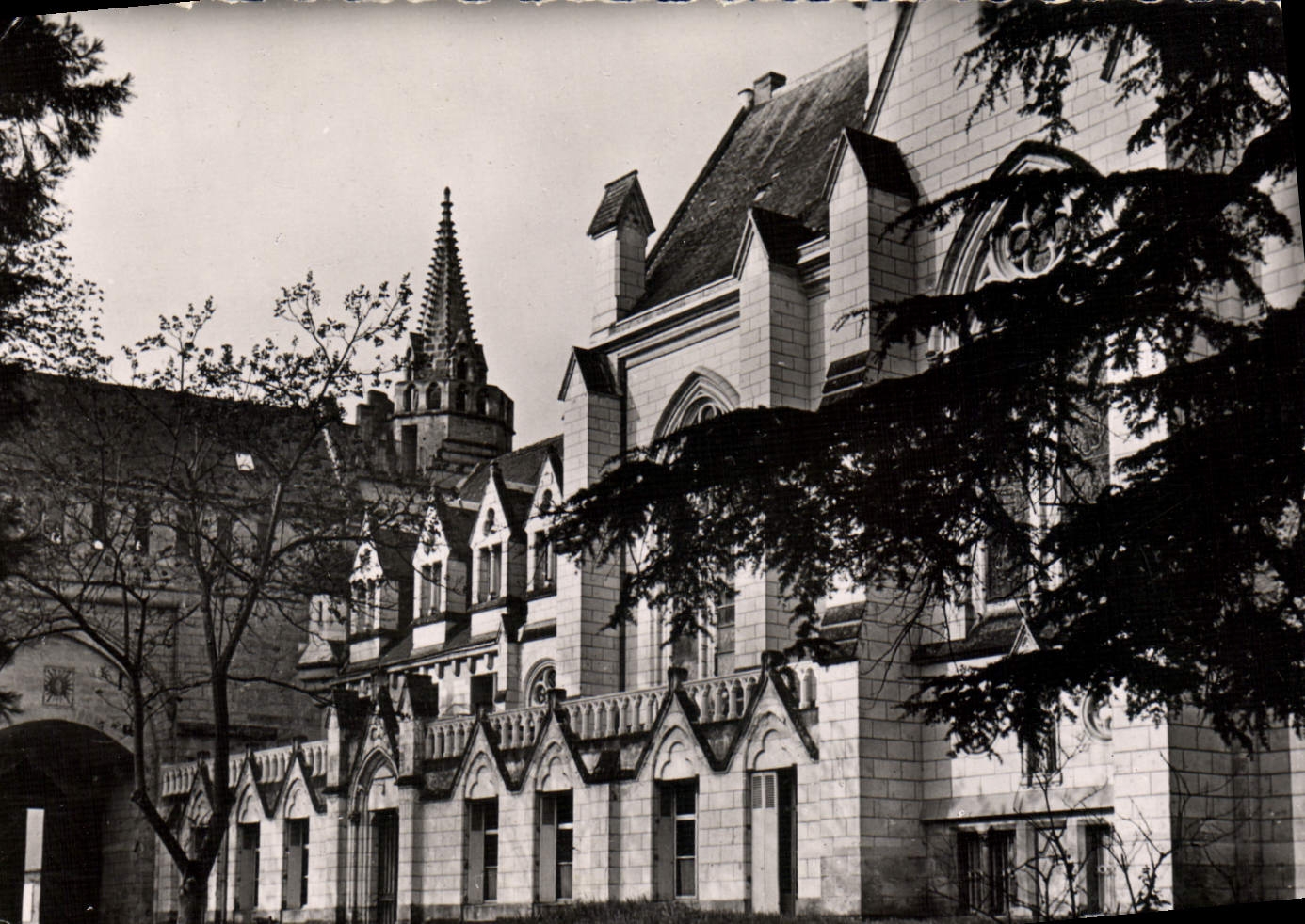 MODERN CARD modern Marmoutier Vault