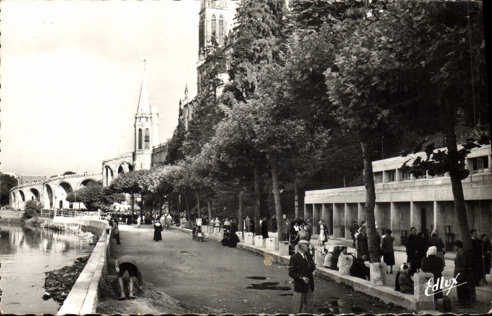 MODERN CARD Heavy Swimming pools