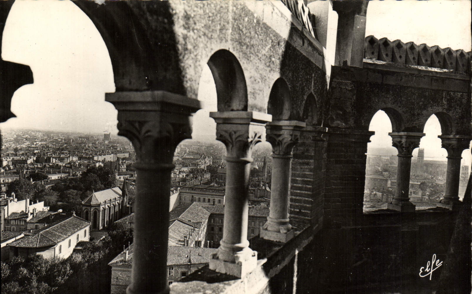 CPM Toulouse Panorama sur Toulouse prise du clocher de Saint Sernin