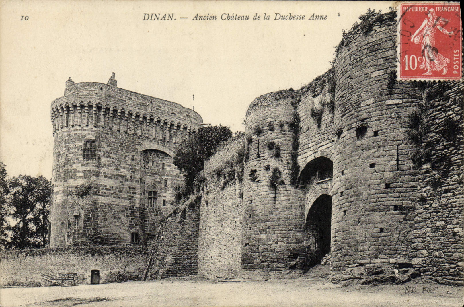 VINTAGE POSTCARD Dinan Old Castle of the Duchess Anne