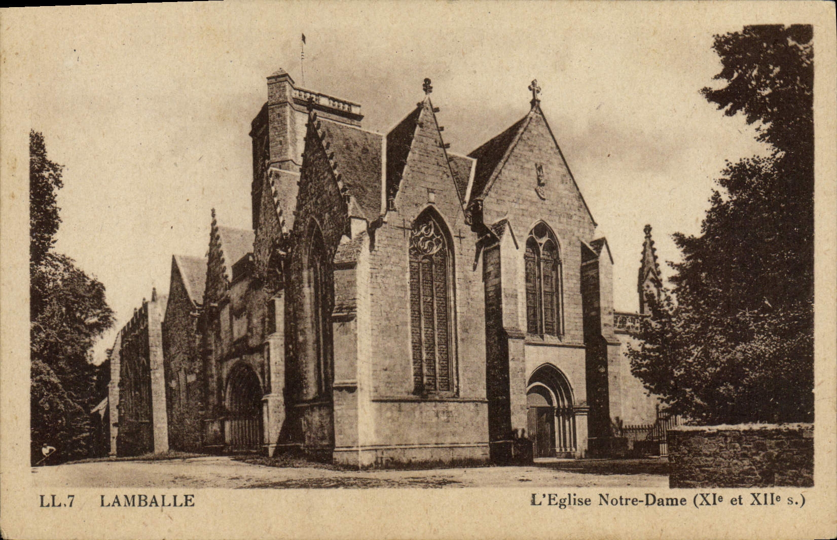 CPA Lamballe L'Eglise Notre Dame 