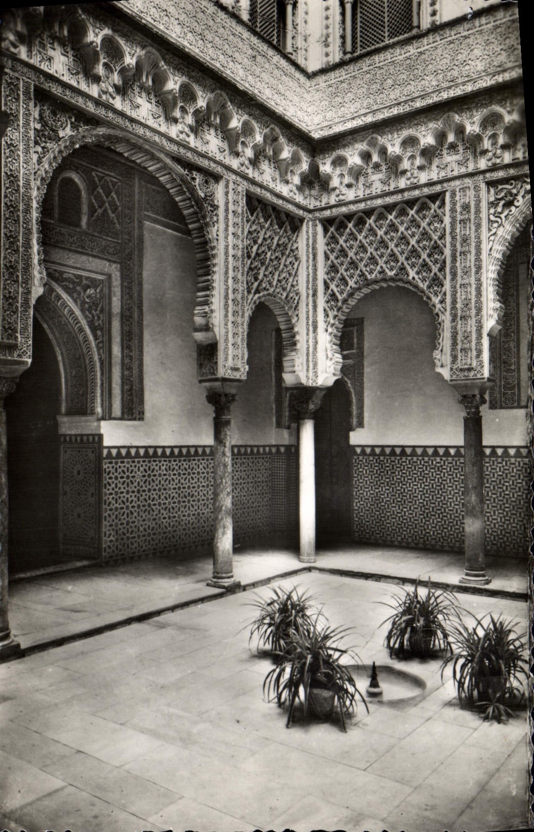 POSTAL MODERNA los fraudes Moorish reales del castillo de Sevilla ponen en cortocircuito los cabezales