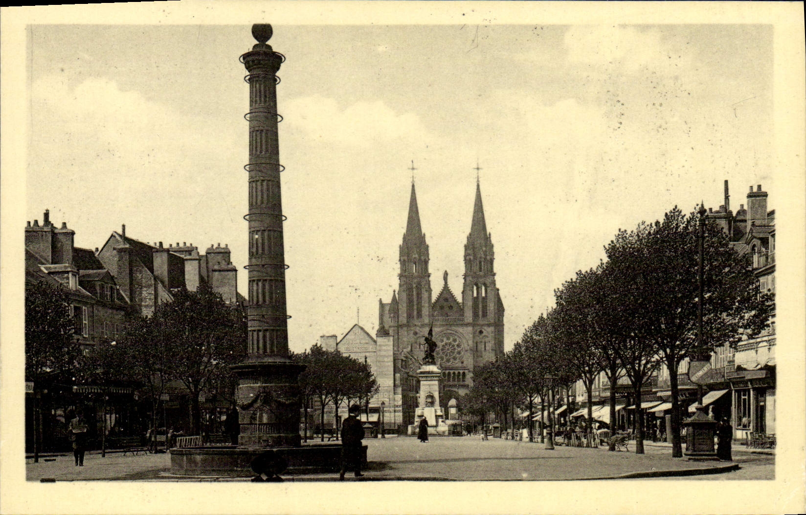 VINTAGE POSTCARD Moulins Place of Allier