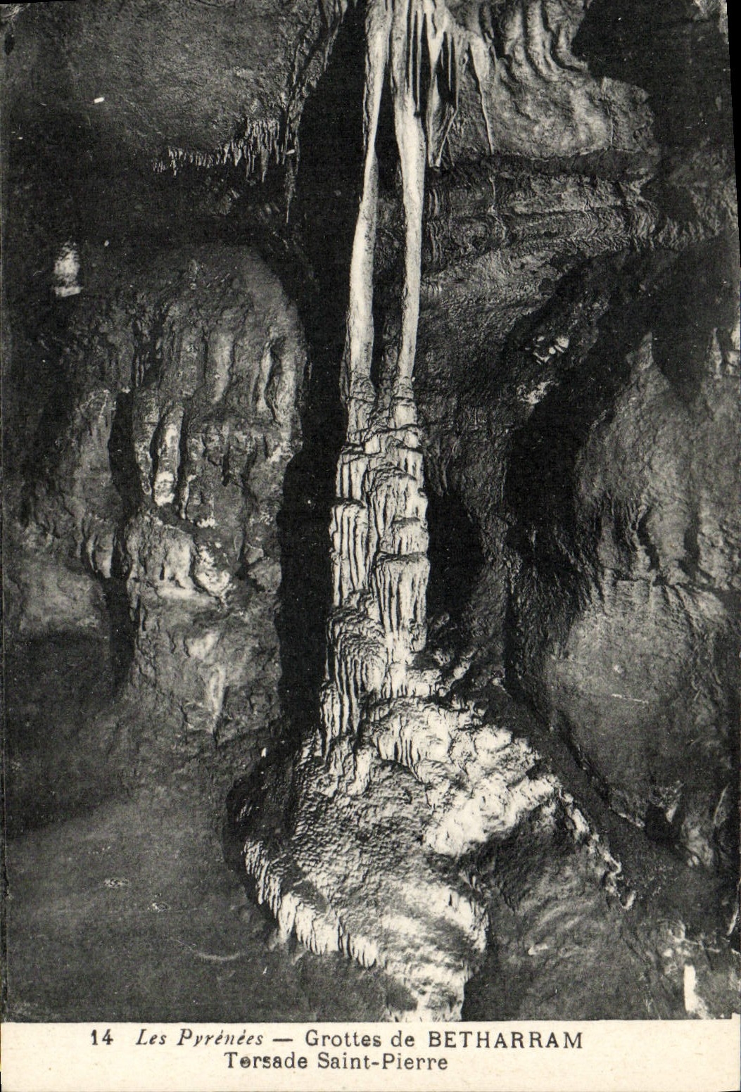 VINTAGE POSTCARD Betharram Twists Saint Pierre Caves