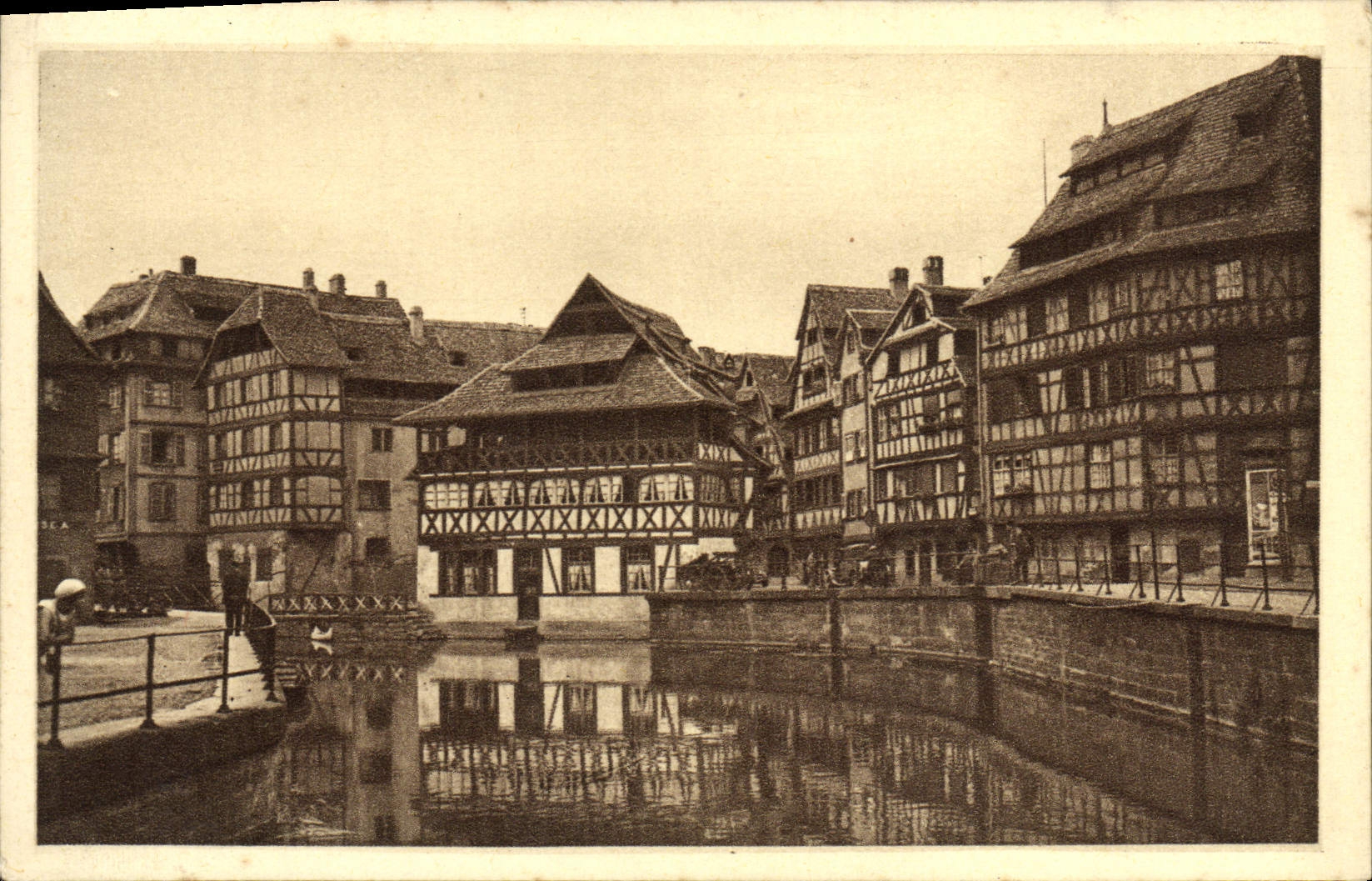 POSTAL Estrasburgo de la VENDIMIA el baño en Palntes