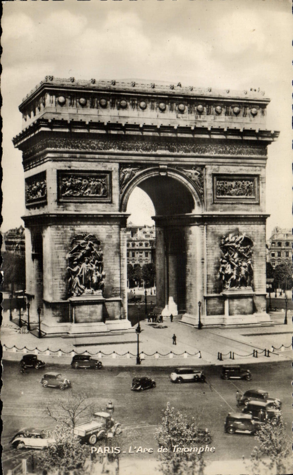 CPM Paris L'Arc De Triomphe