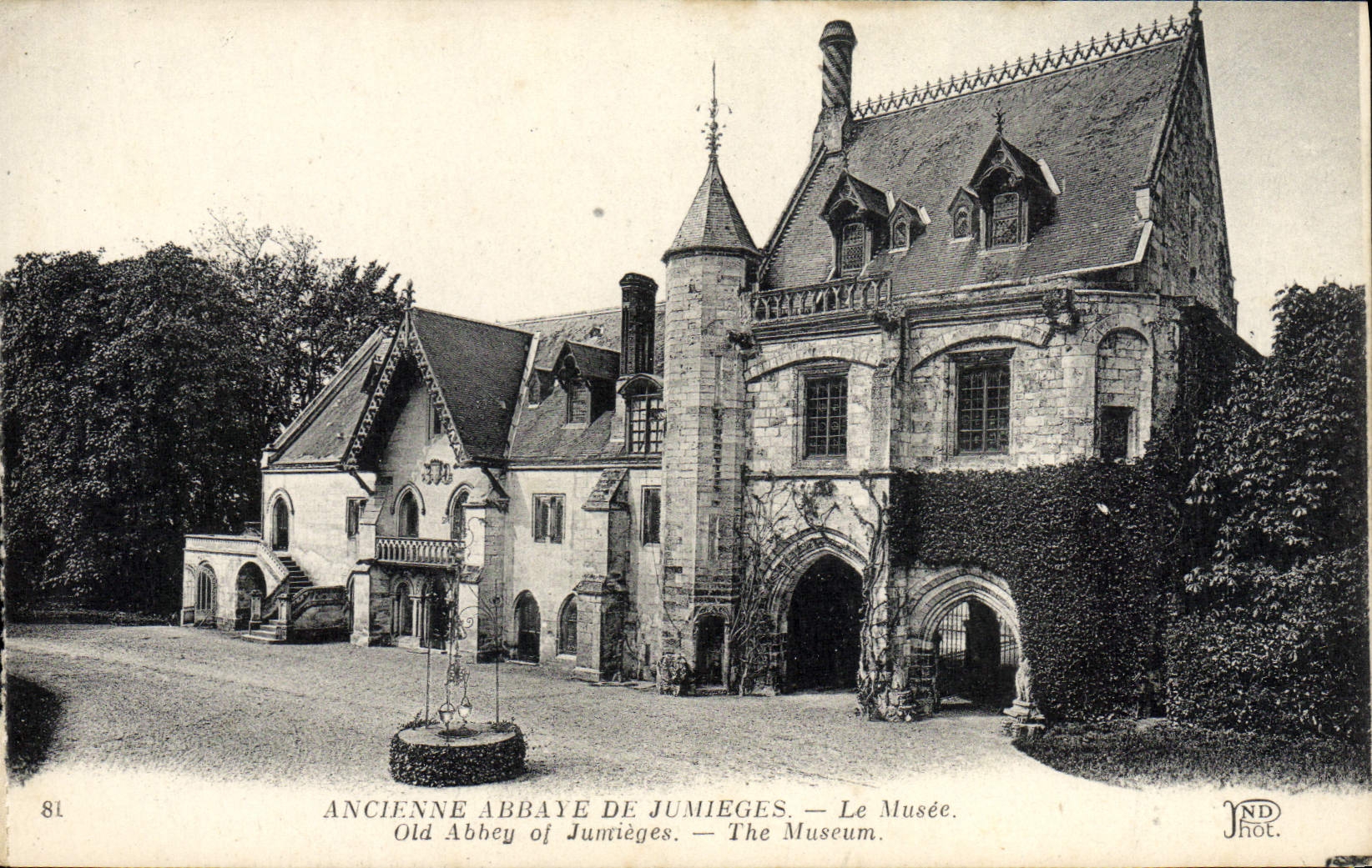 CPA Ancienne Abbaye De Jumieges Le Musee