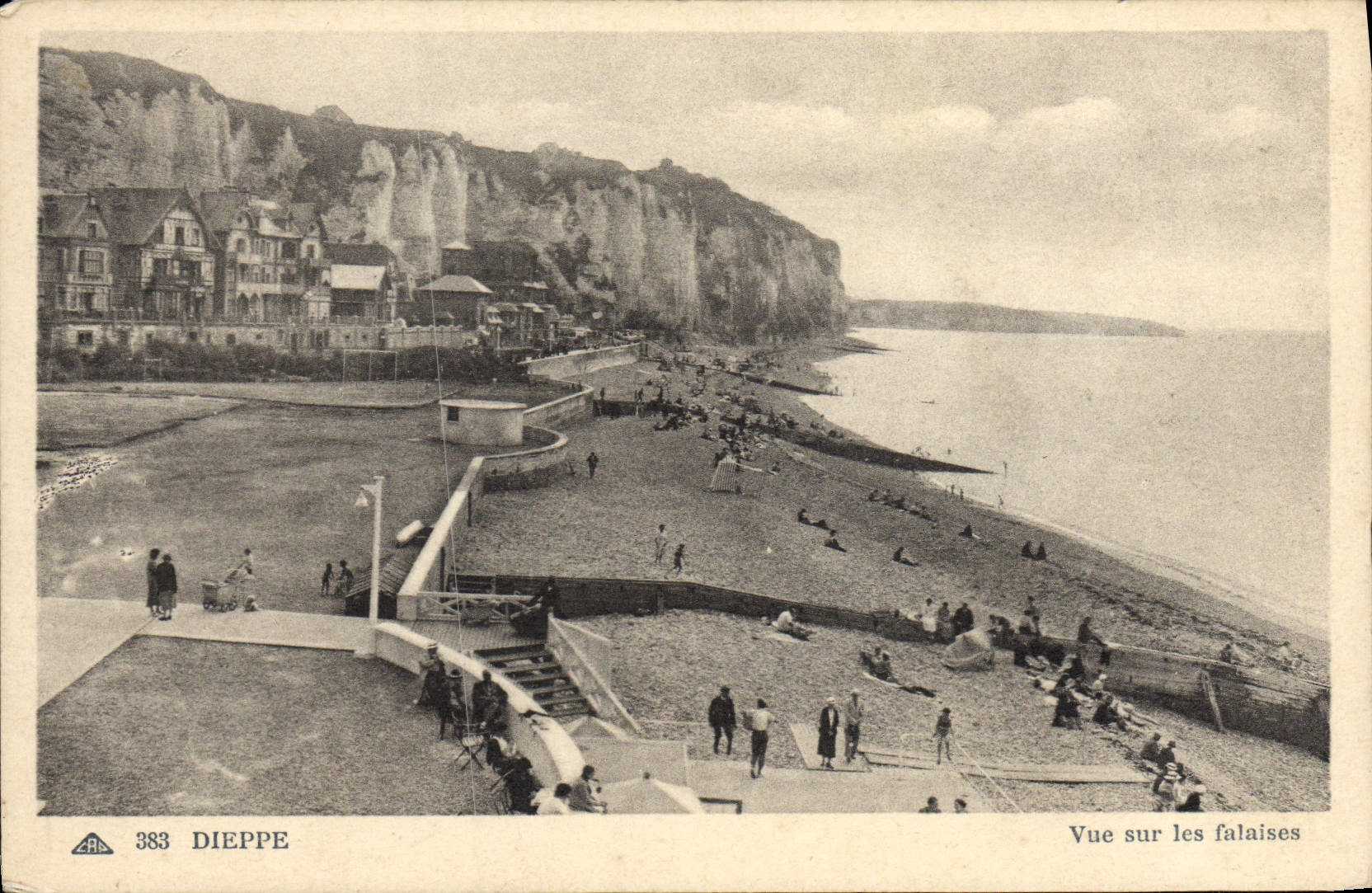 CPA Dieppe Vue Sur Les Falaises