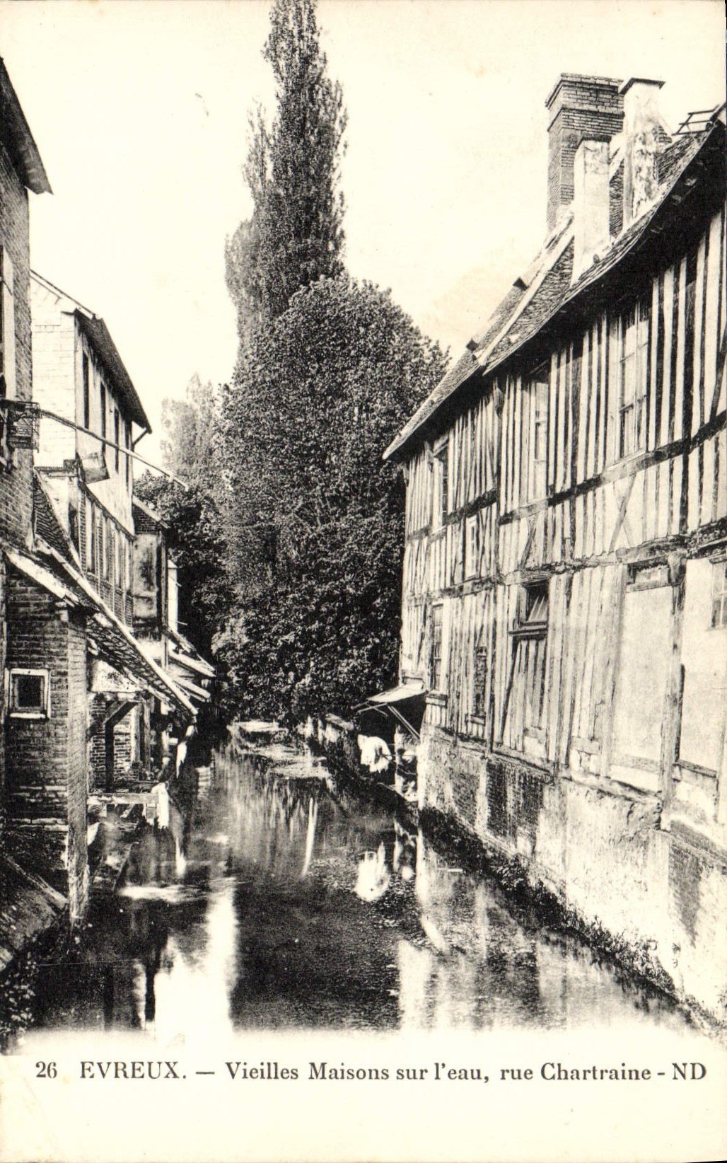 VINTAGE POSTCARD Evreux Old women Houses On I' Eau Chartres-native Street