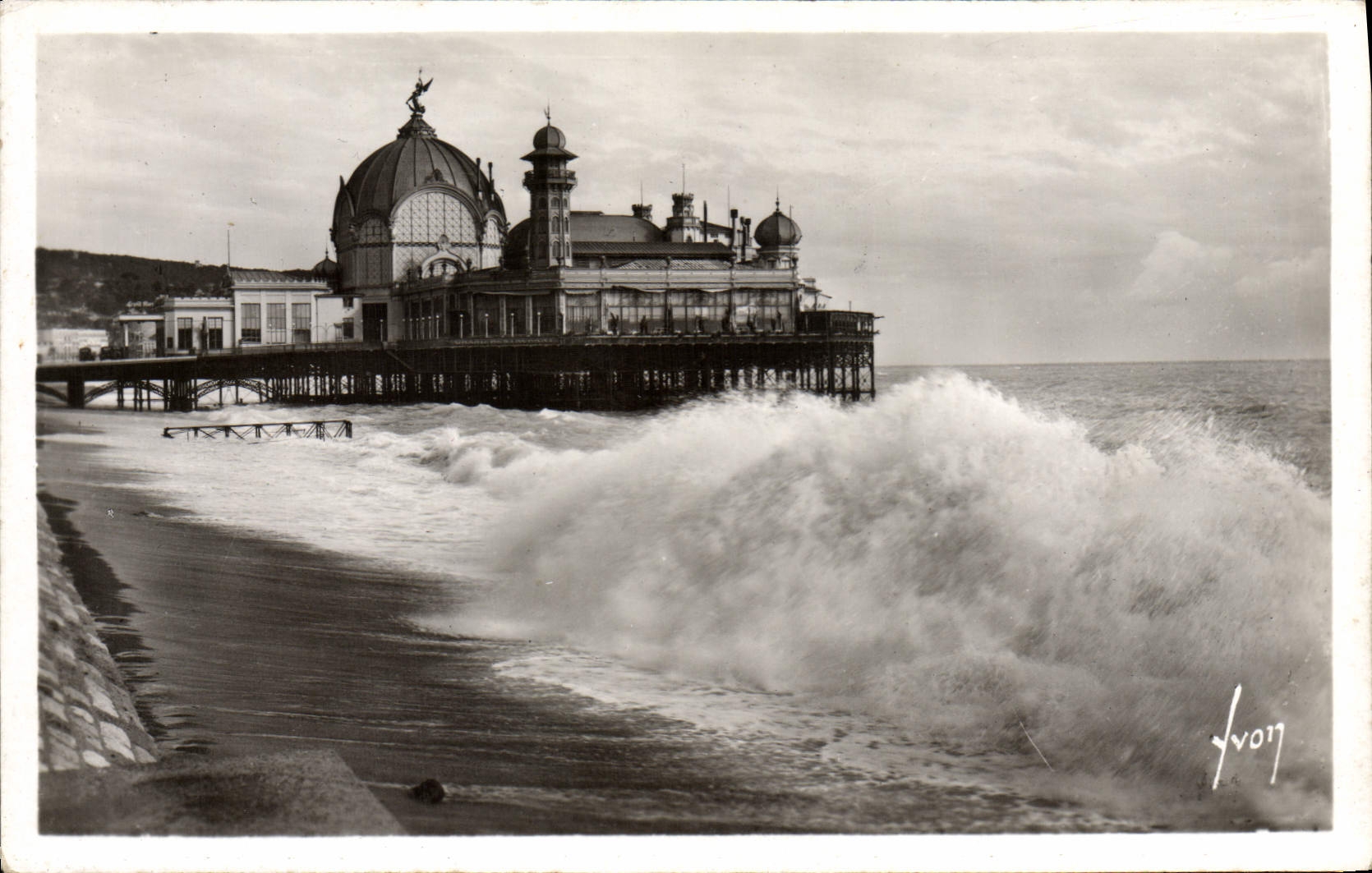 CPM Nice Le Palais De La Jetee