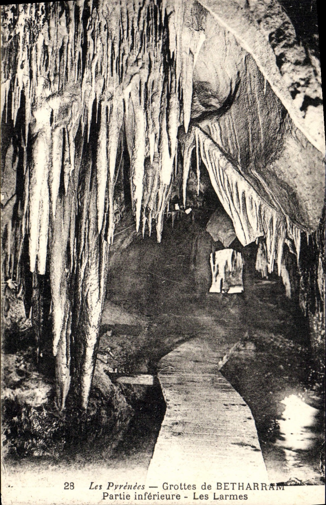 CPA Les Pyrenees Grottes De Betharram Partie Inferieure Les Larmes