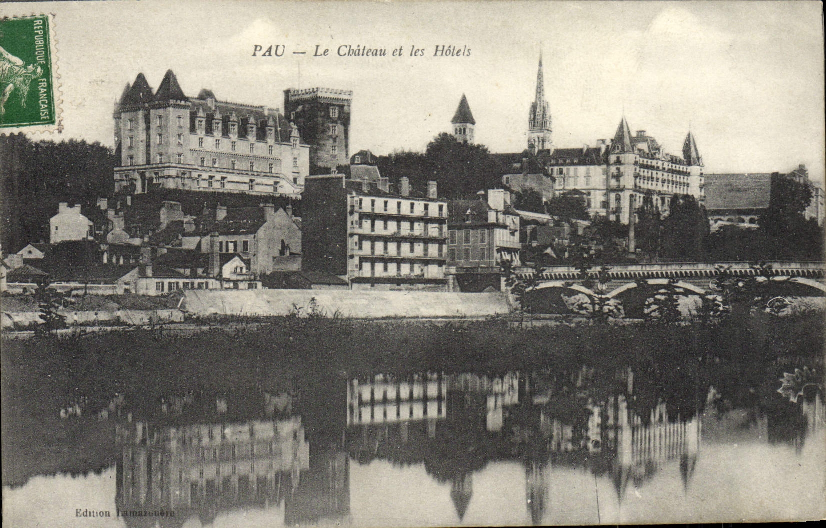 VINTAGE POSTCARD Pau the Castle And Hotels