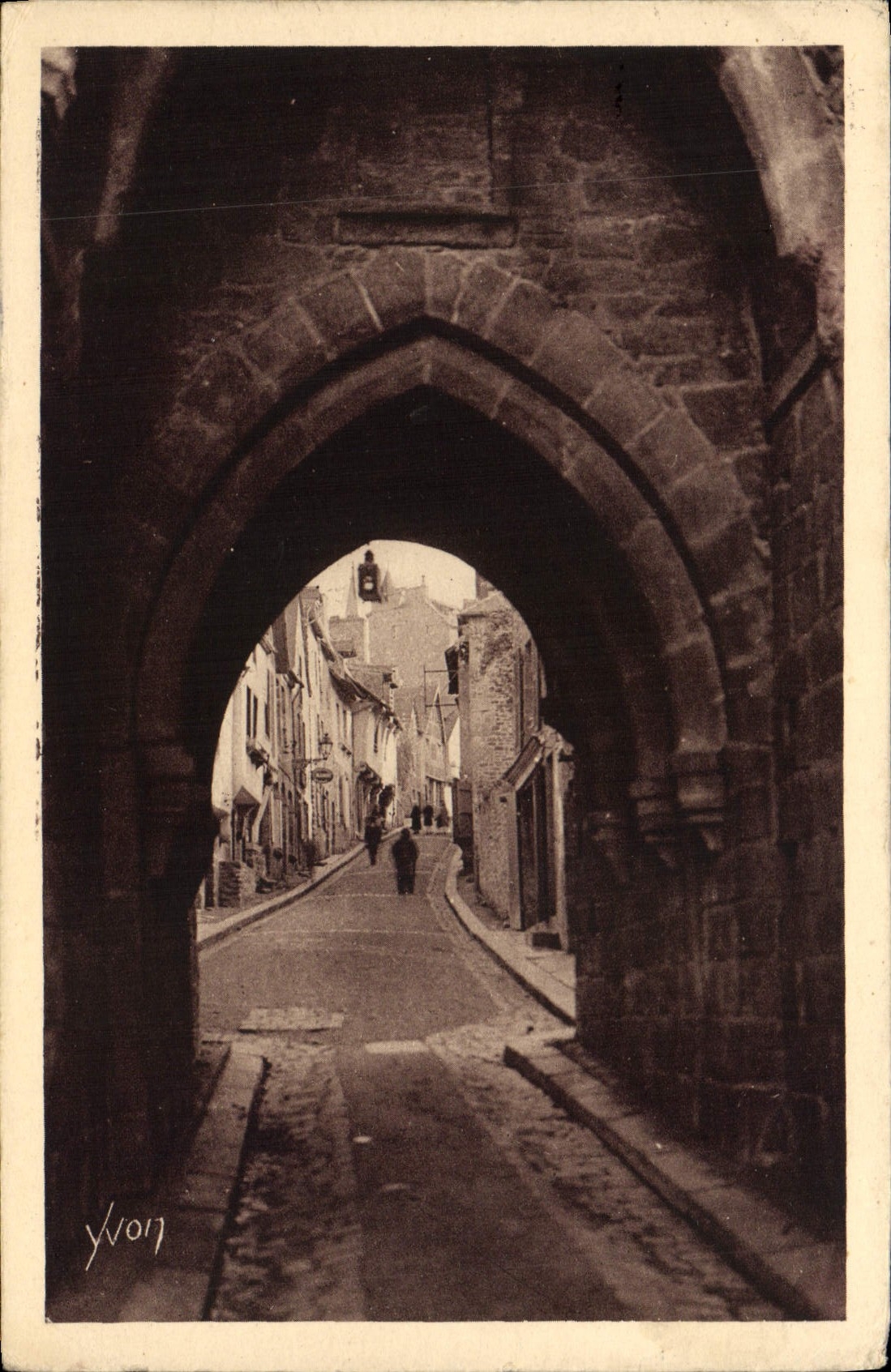 VINTAGE POSTCARD Brittany Dinan Carries Of Jersual