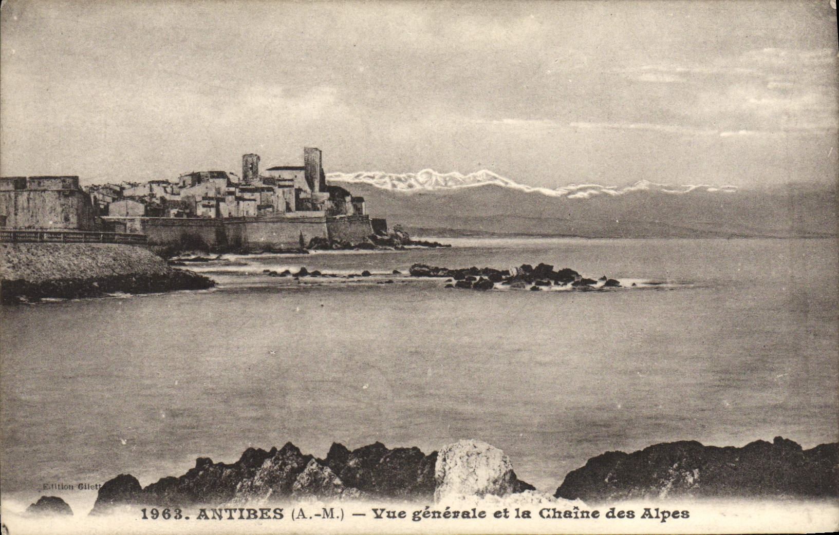 VINTAGE POSTCARD Aantibes View And Cheine Of the Alps