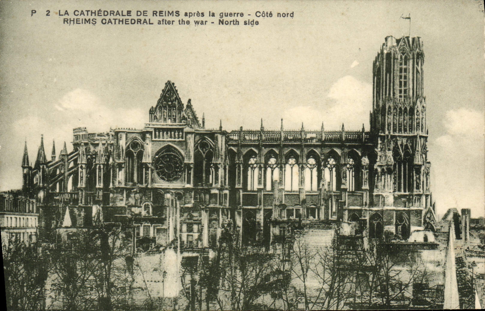 CPA La Cathedrale De Reims apres la guerre Militaria