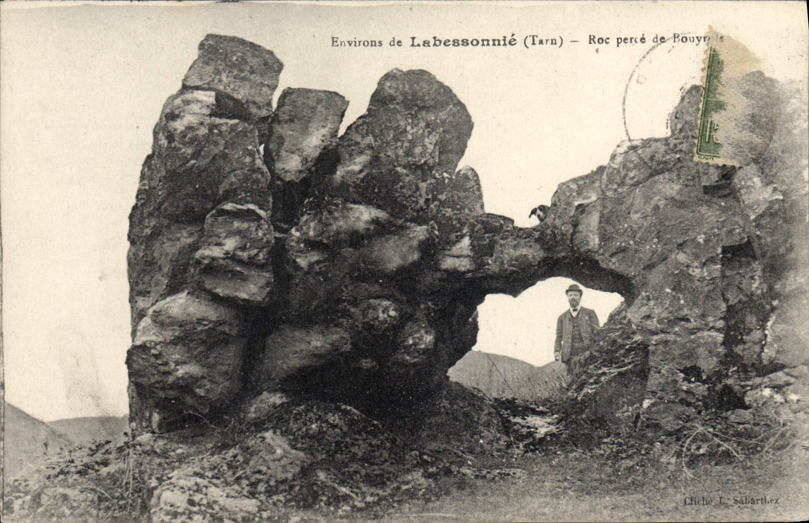 VINTAGE POSTCARD Environs De Labessonnie Roc Bores