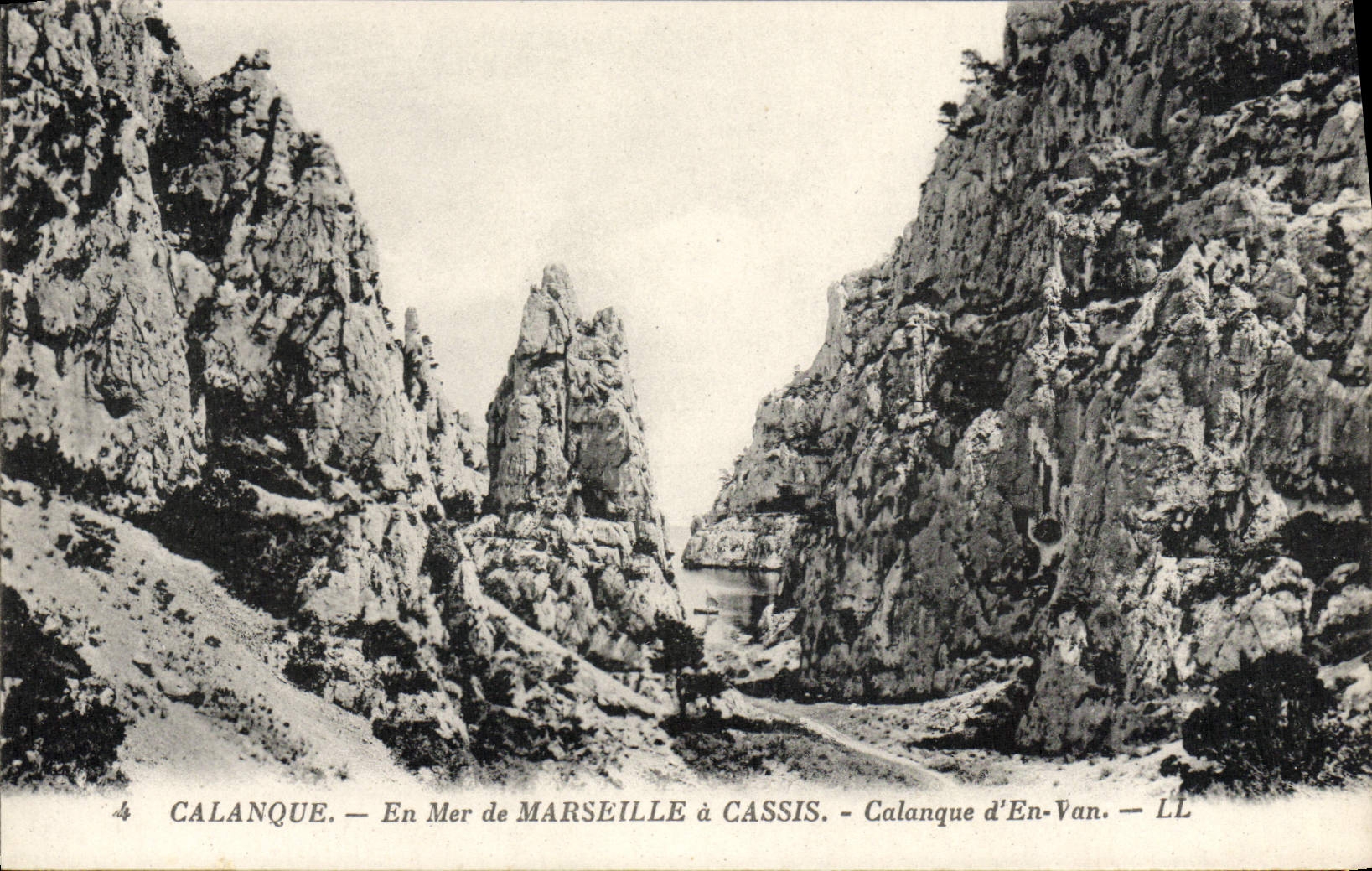 CPA Calanque En Mer De Marseille a Cassis Calanque d'En Van
