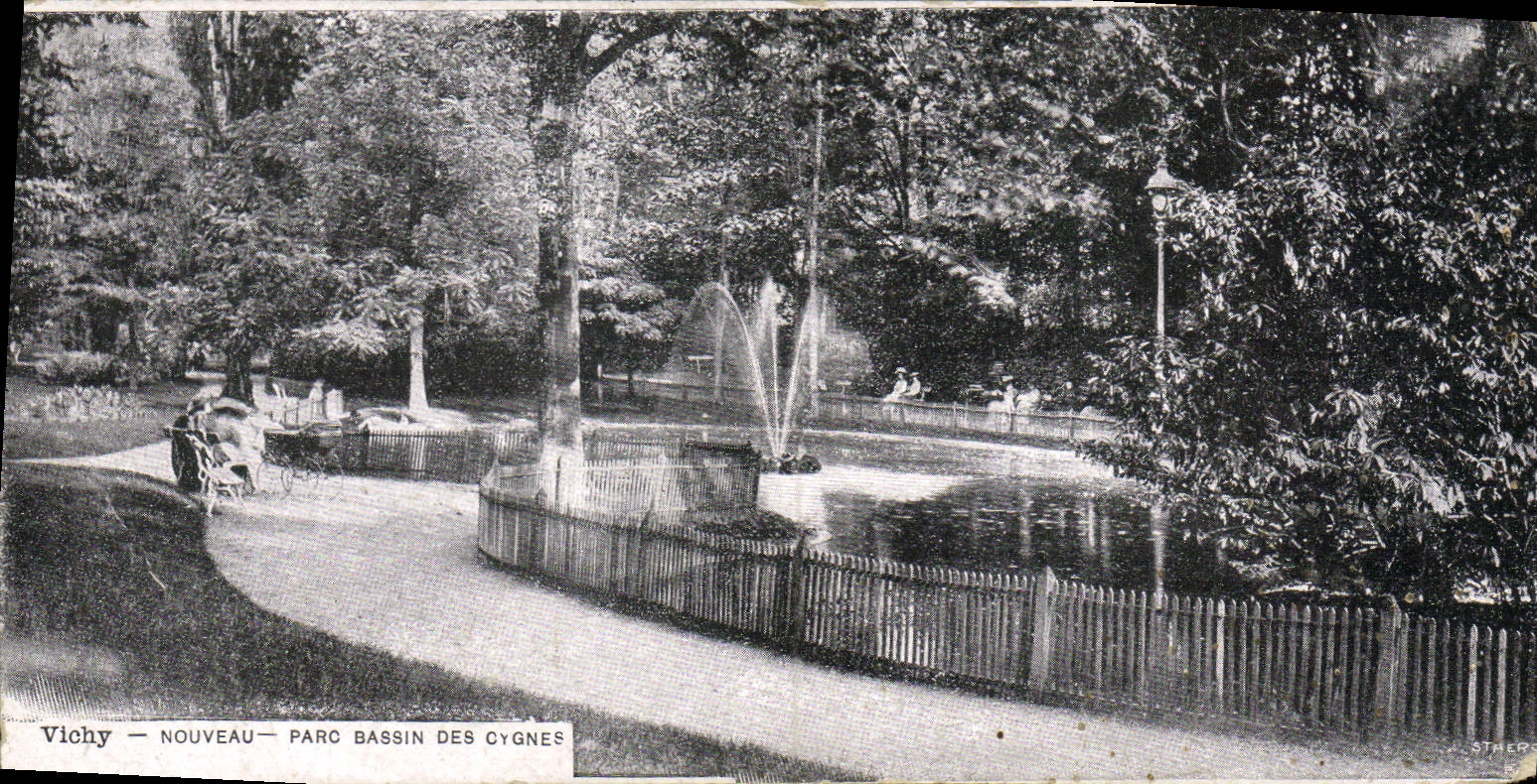 CPA Vichy Nouveau Parc Bassin Des Cygnes