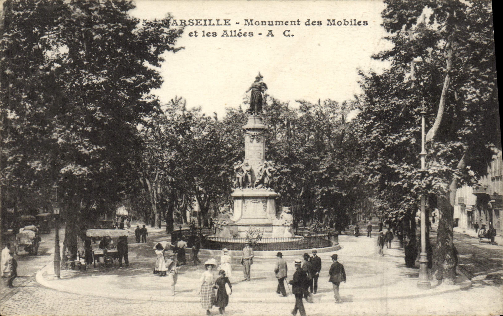 CPA Marseille Monument Des Mobiles et les Allees