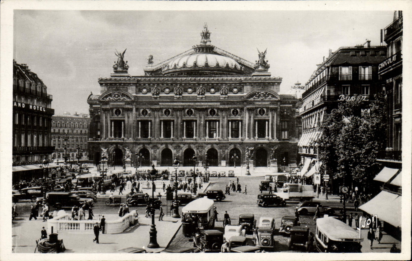 MODERN CARD Paris While Strolling Place De I' Opera