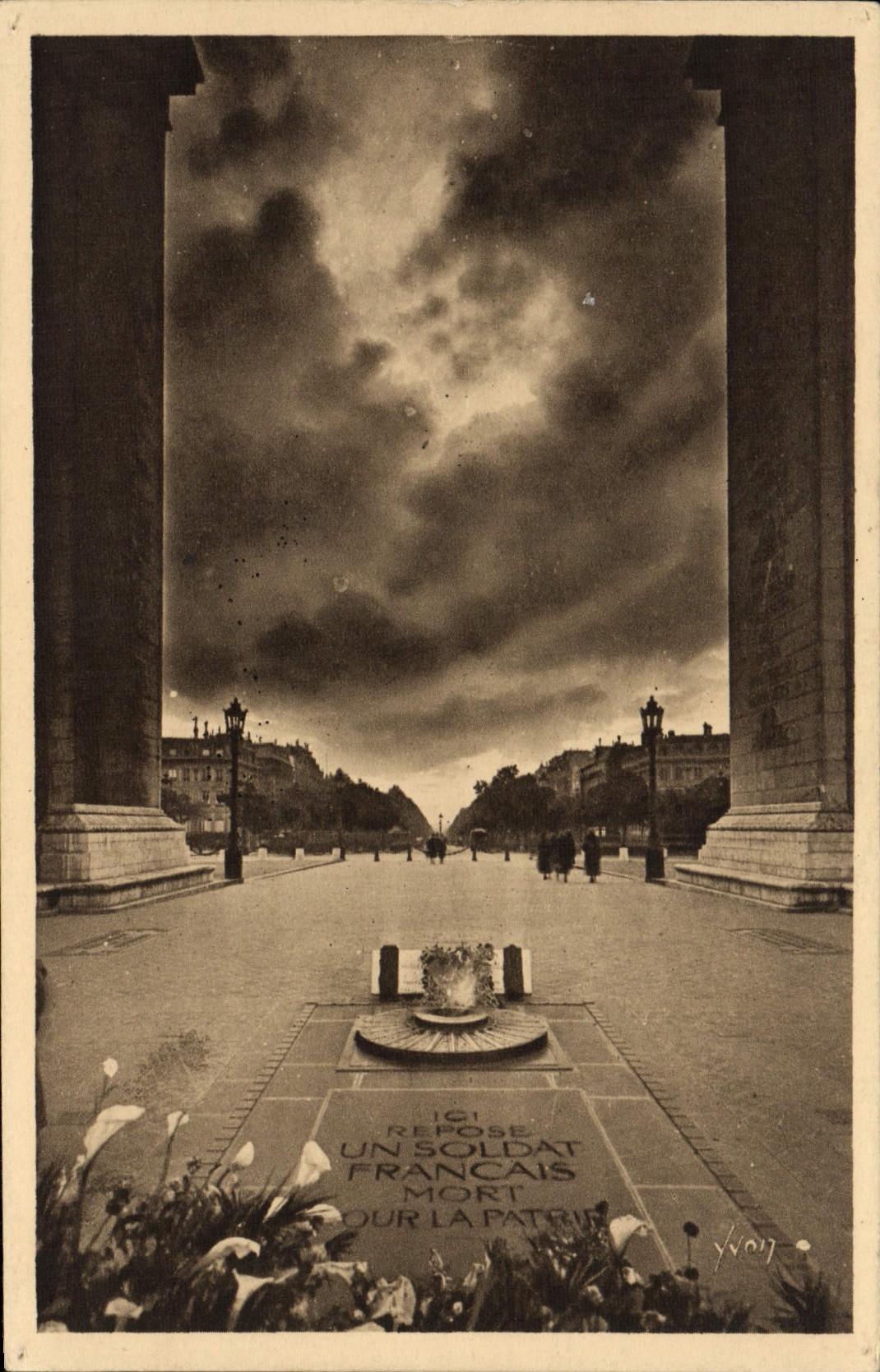 CPA Paris En Flanant Tombeau Du Soldat Inconnu