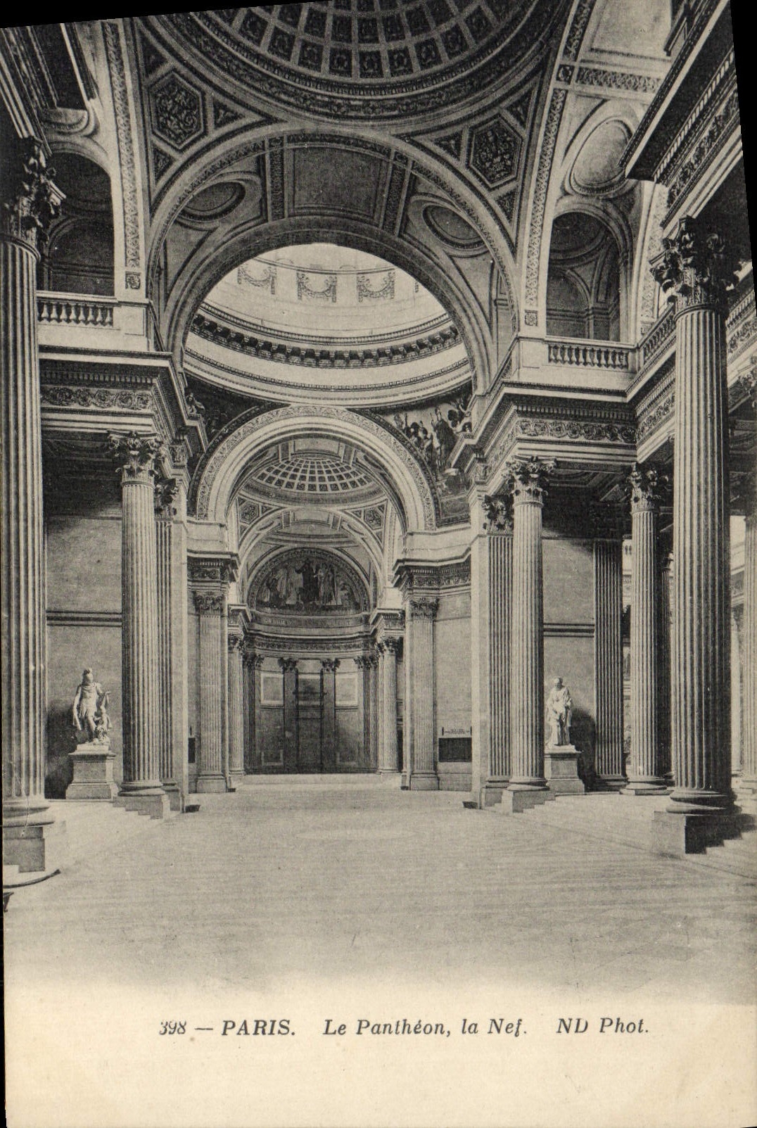 CPA Paris Le Pantheon La nef