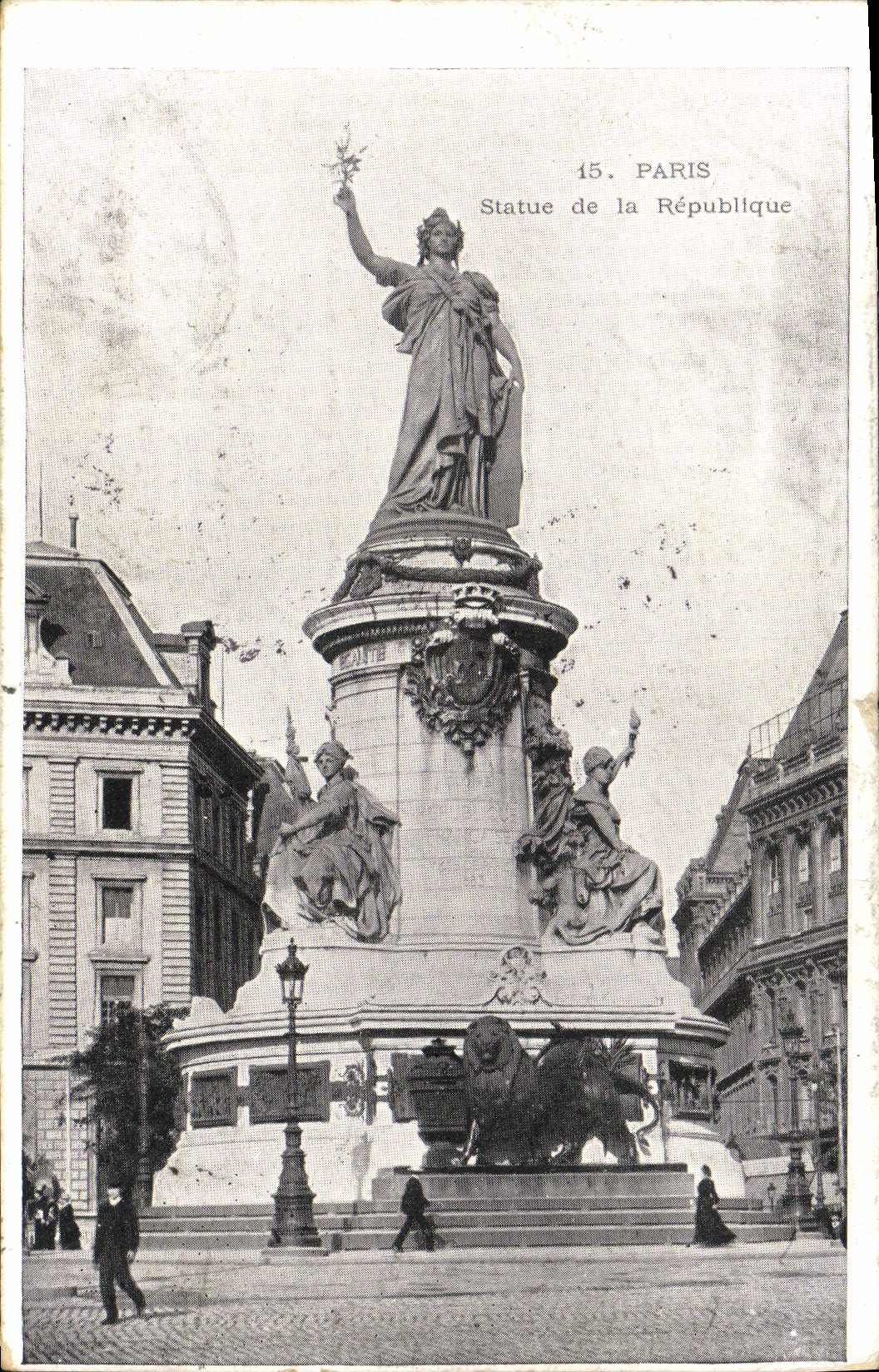 CPA Paris Statue De La Republique