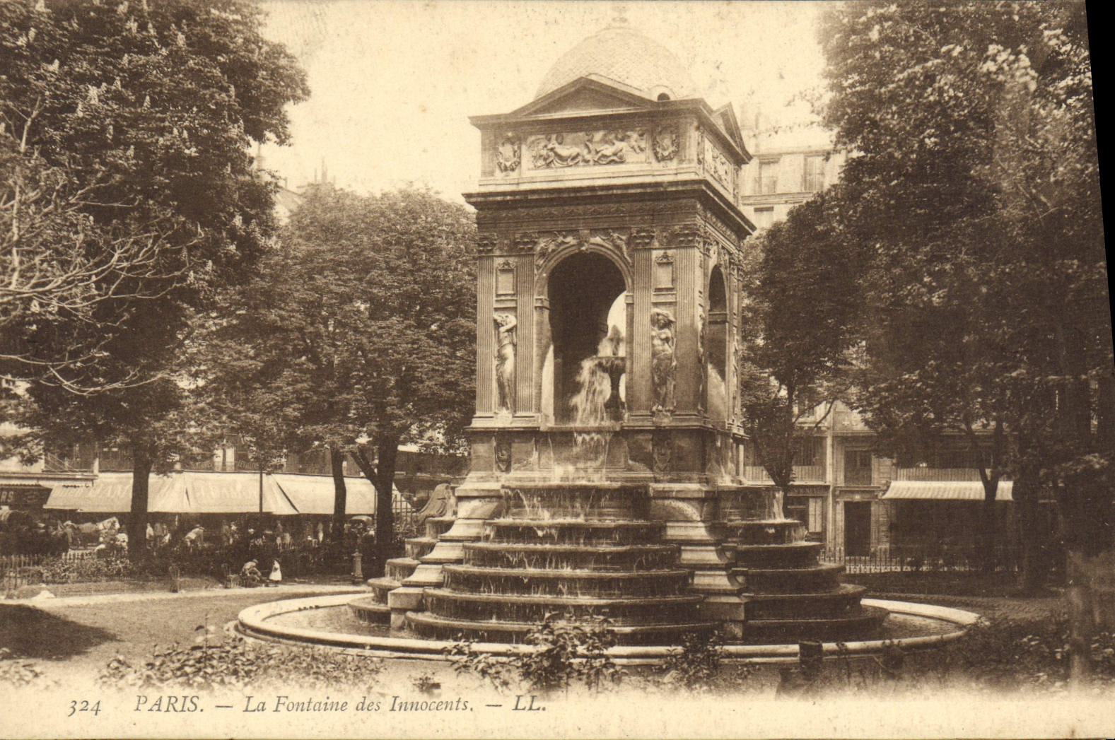 CPA Paris La Fontaine Des Innocents