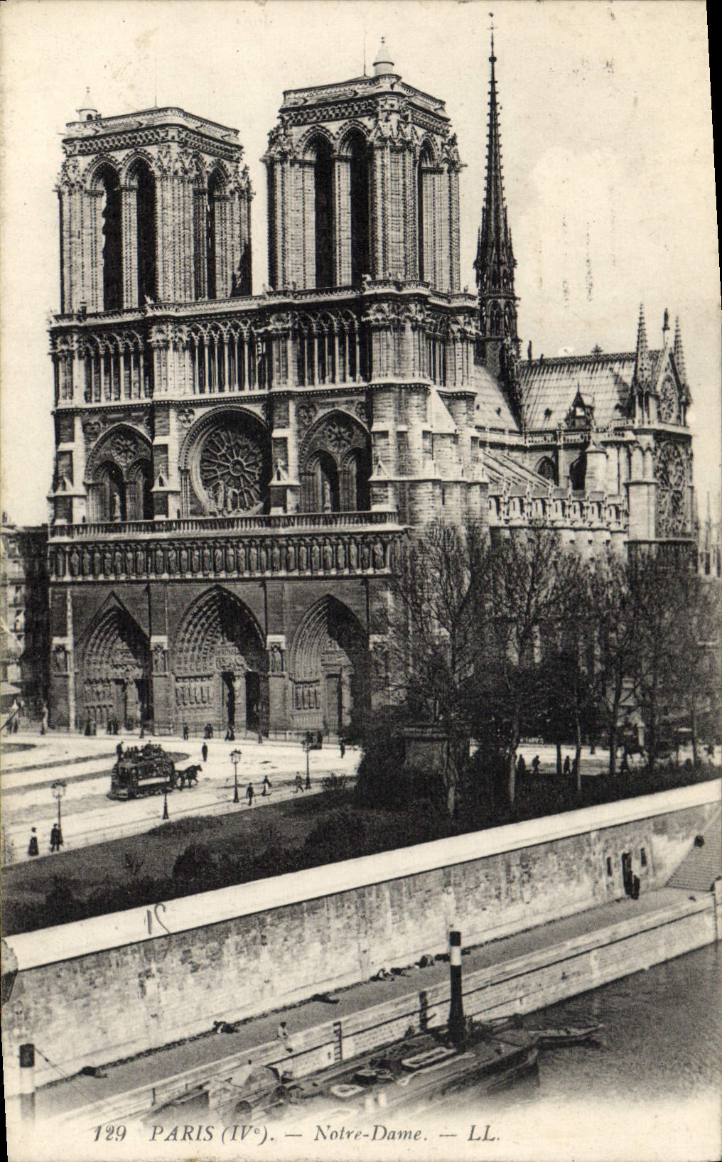 VINTAGE POSTCARD Paris Notre Dame Boat barge