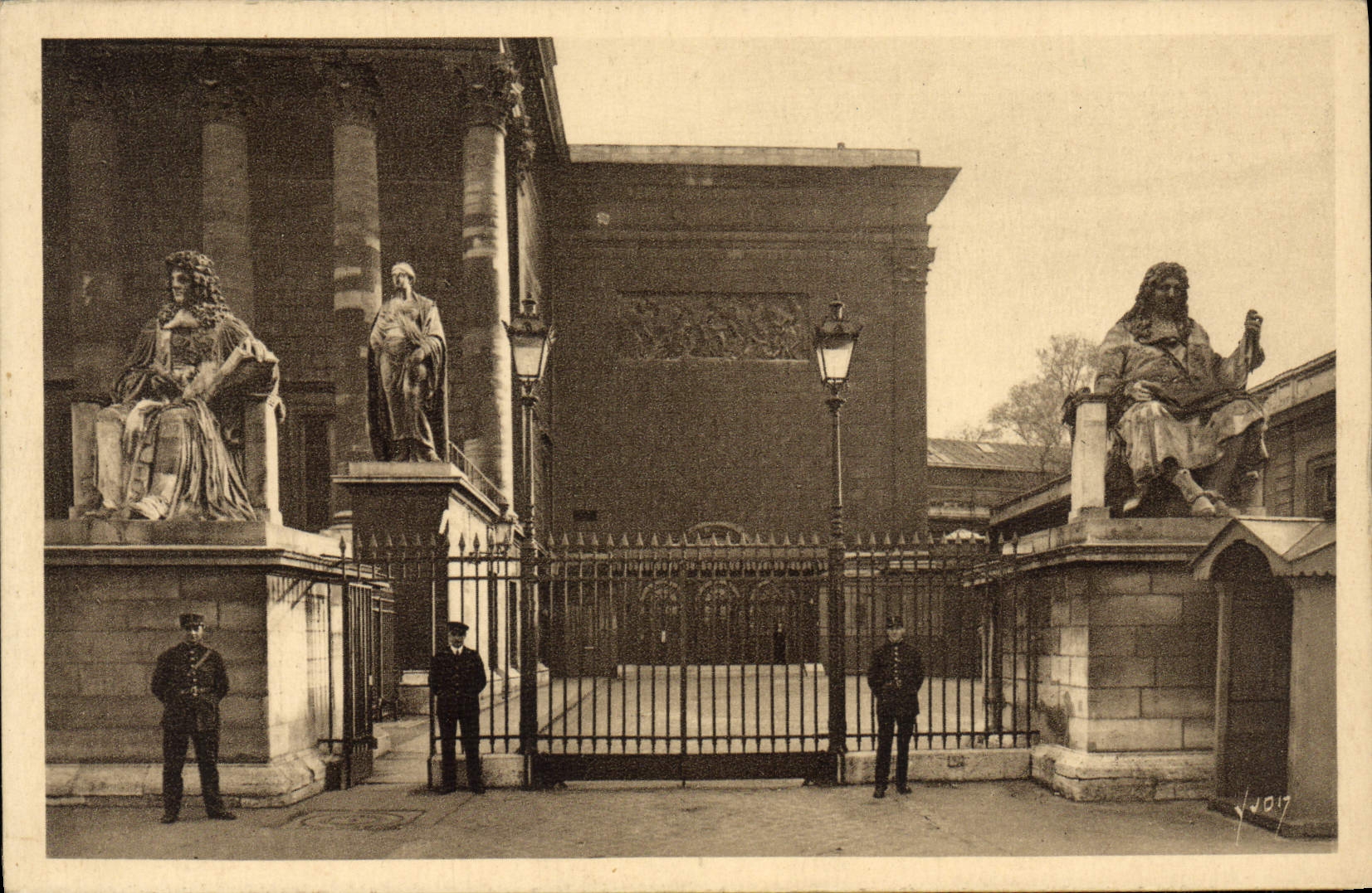 CPA Chambre Des Deputes Entree Sur Le Quai