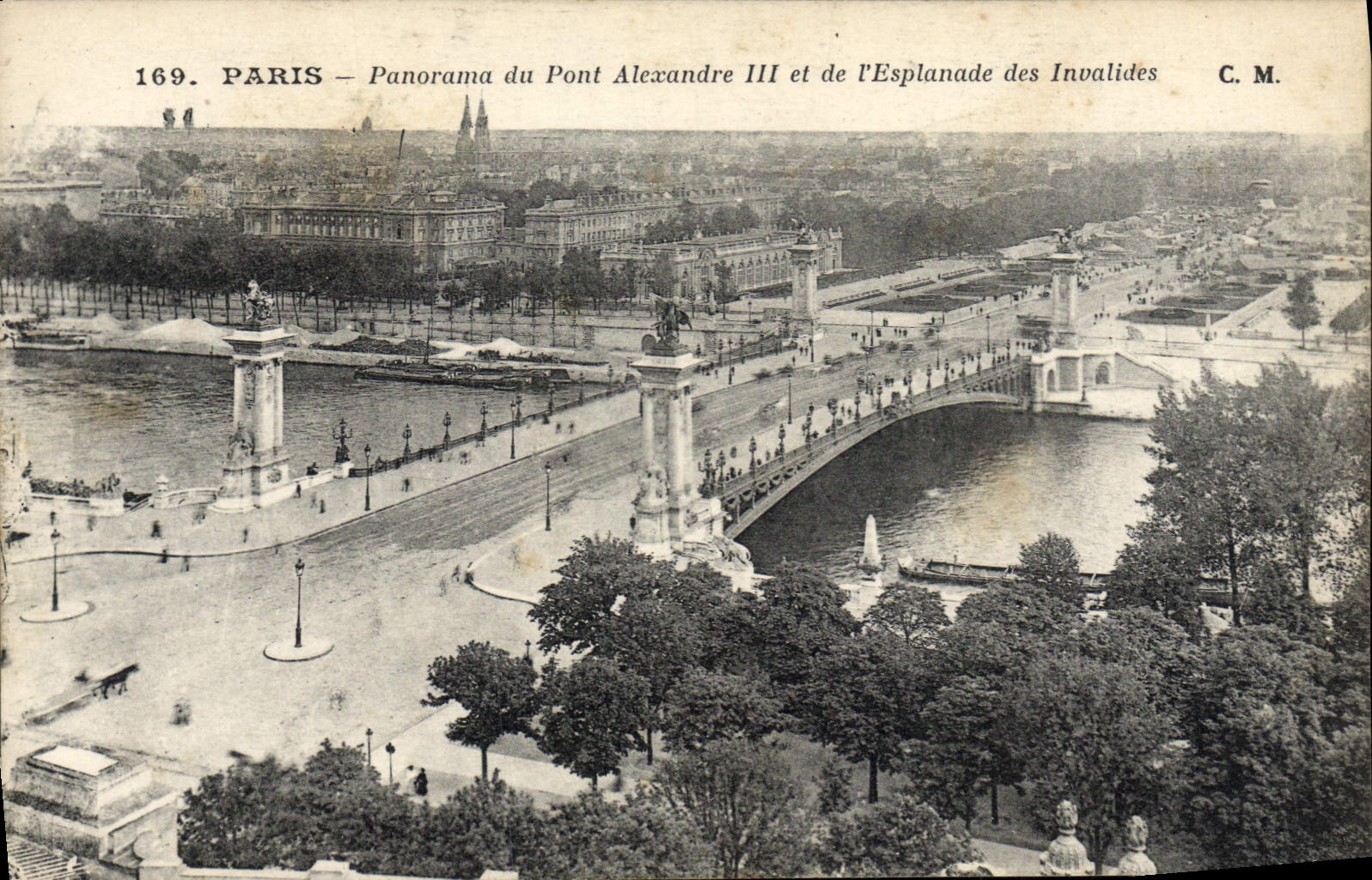 CPA Paris Panorama Du Pont Alexandre III et de l'esplanade des Invalides