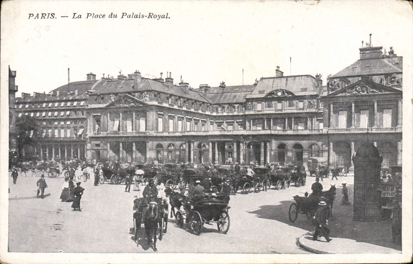 CPA Paris La Place Du Palais Royal