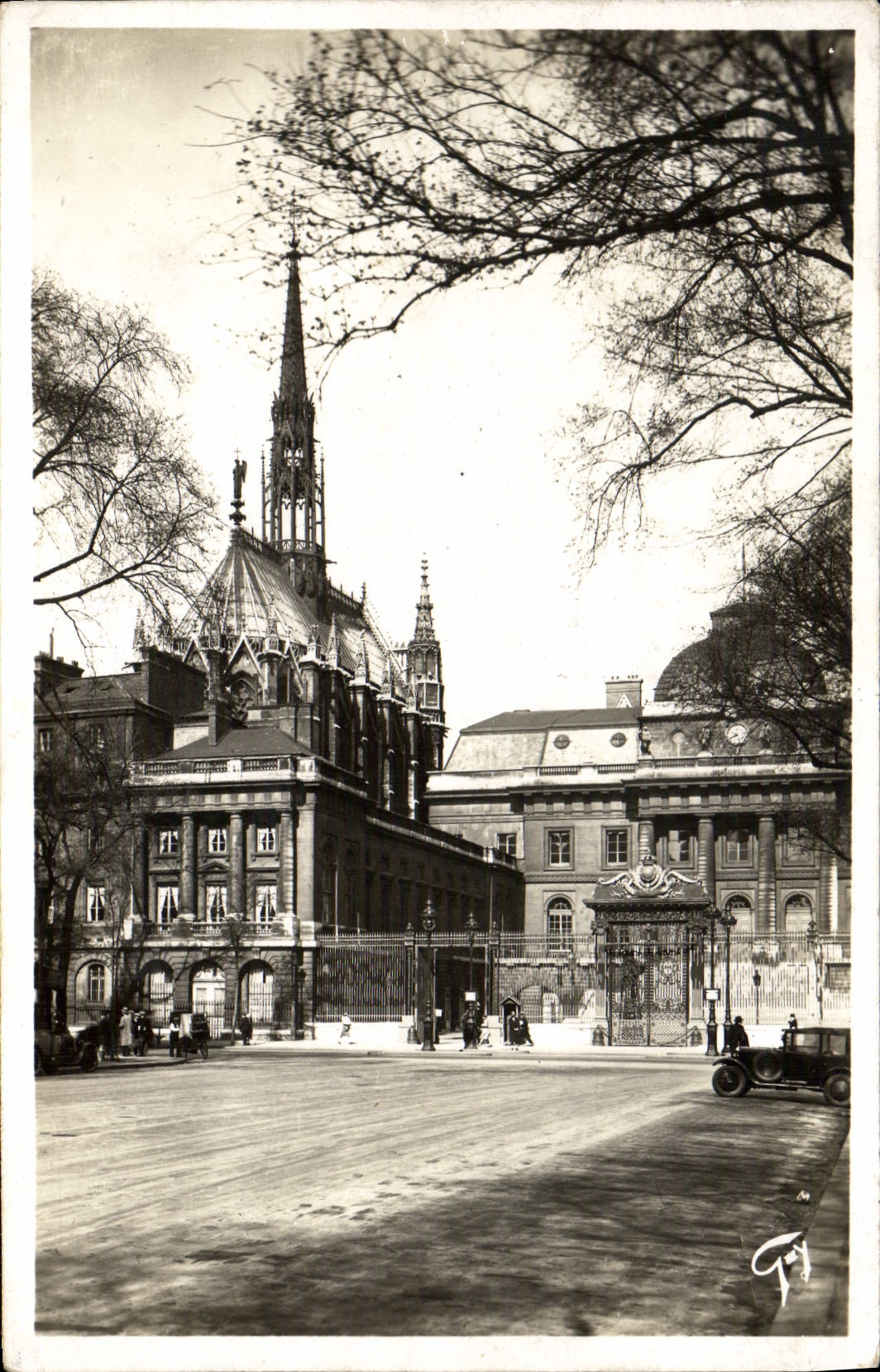 MODERN CARD Paris And Its Wonders Sainte Vault