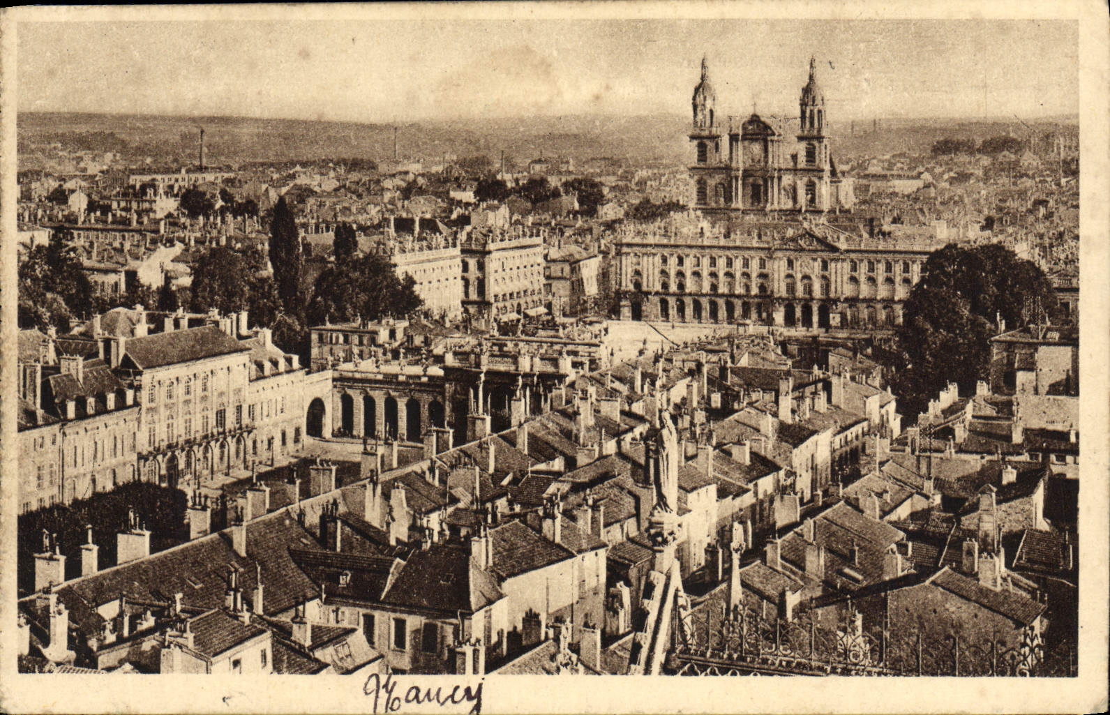 CPA Nancy Vue Generale Prise de la Tour de la basilique Saint Epvre 
