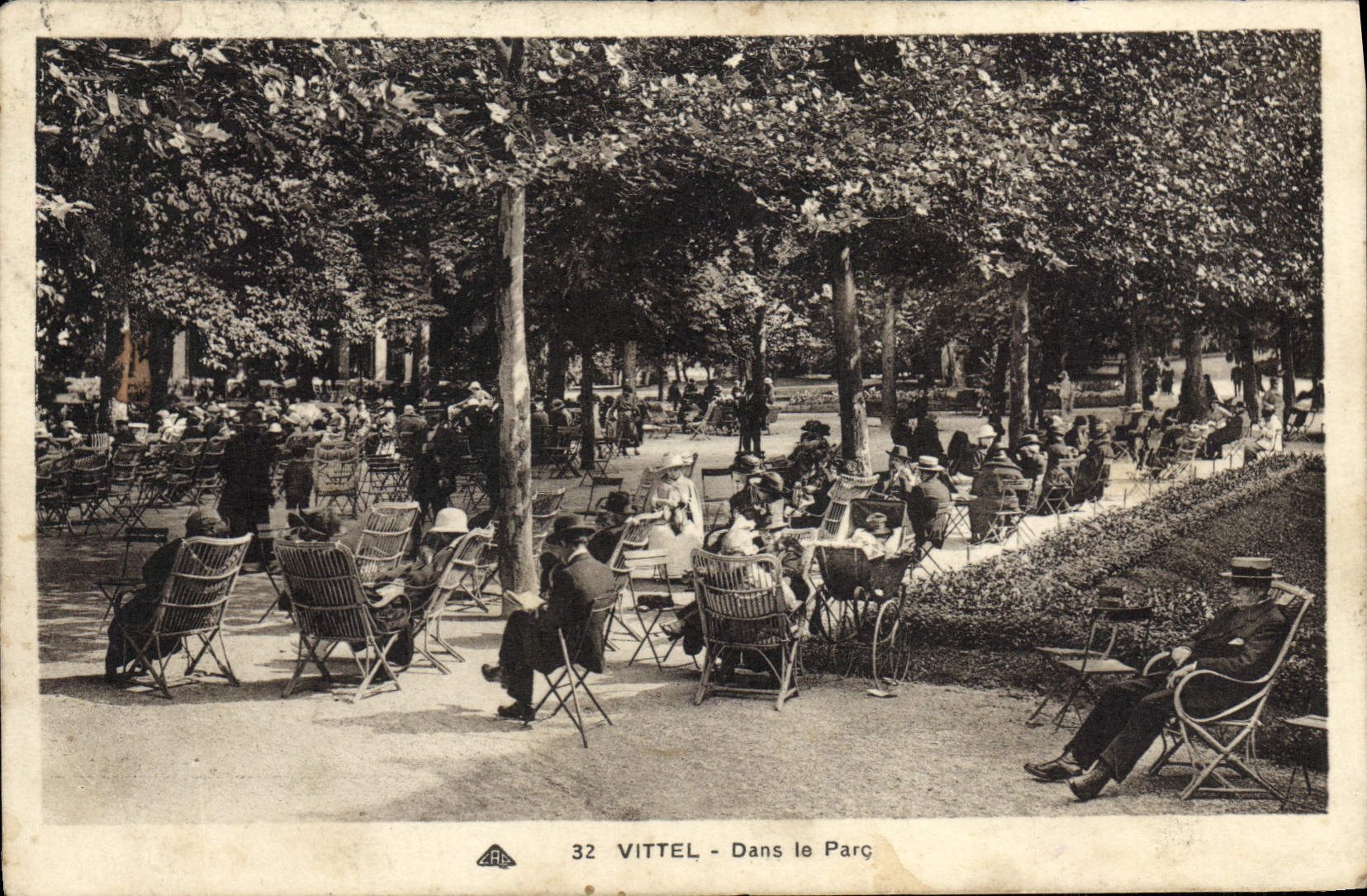 VINTAGE POSTCARD Vittel In the Park