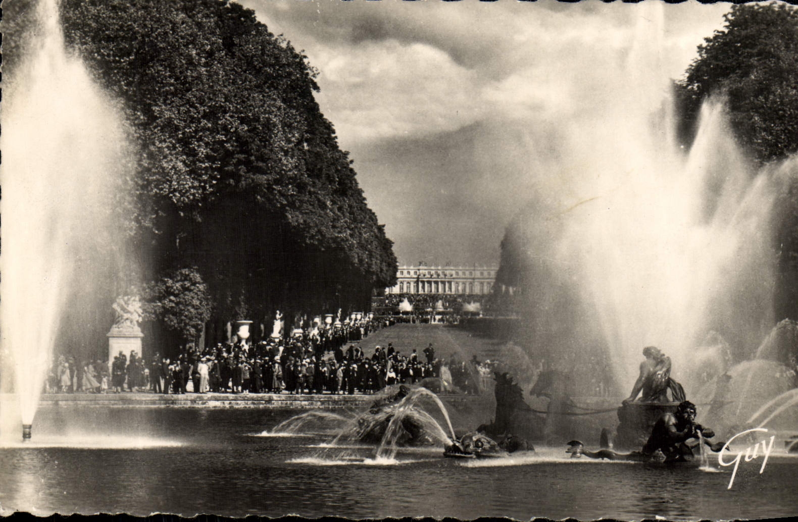 CPM Versailles Et Ses Merveilles Parc du Chateau Les grandes eaux au bassin d'Apollon