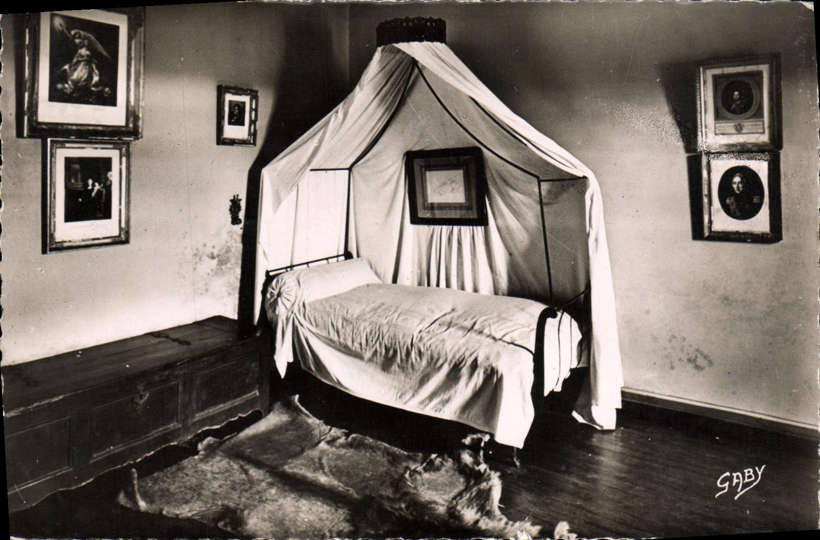 MODERN CARD Interior Combourg of the Castle Room of Chateaubriant
