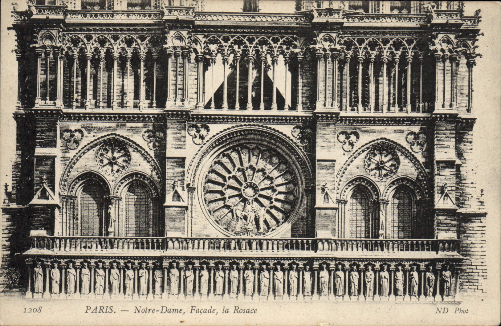 CPA Paris Notre Dame Facade la Rosace