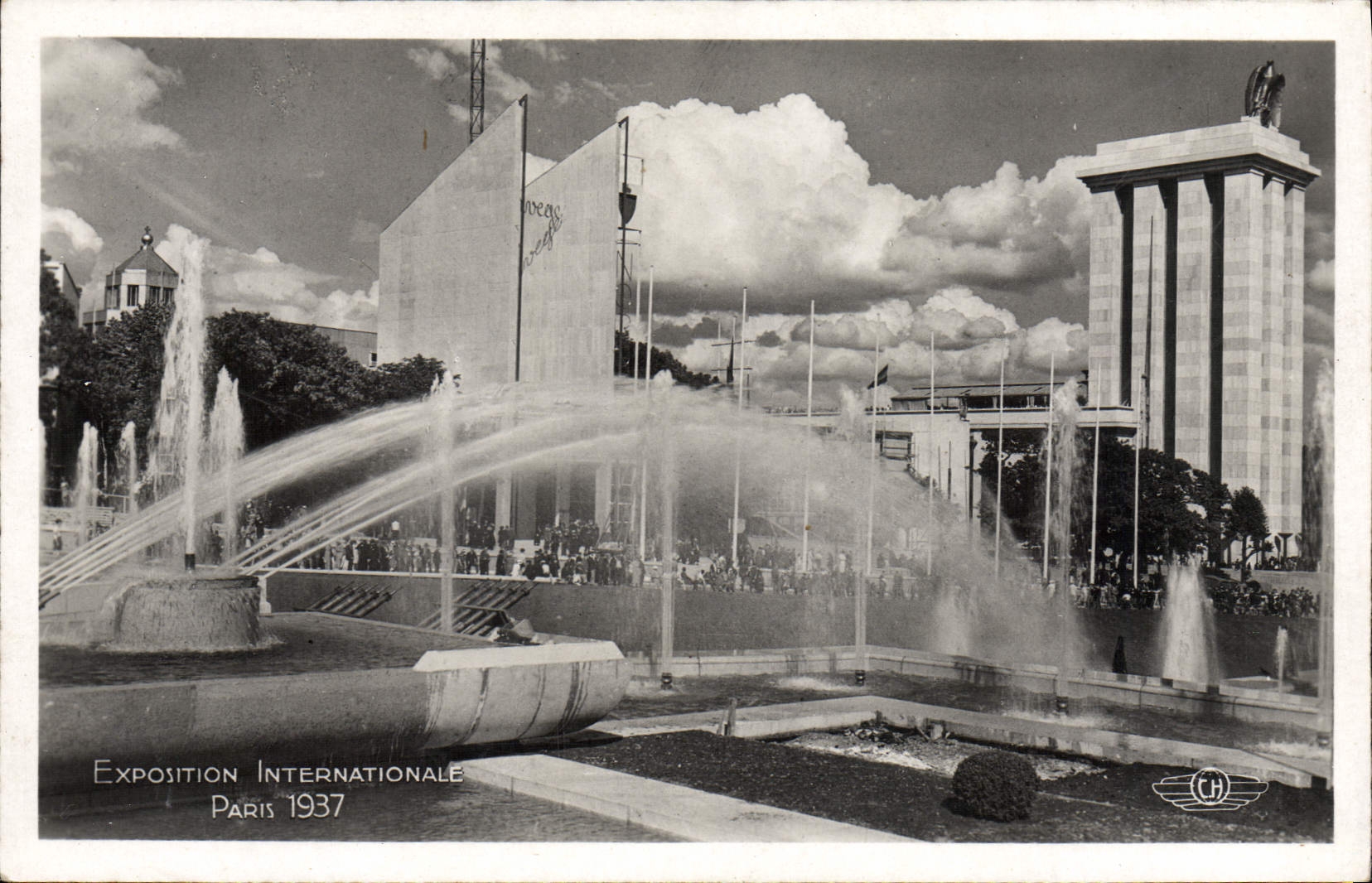 CPA Paris Exposition internationale 1937 Jardins et bassins du Trocadero Pavillons de la Norvege et de l'Allemagne