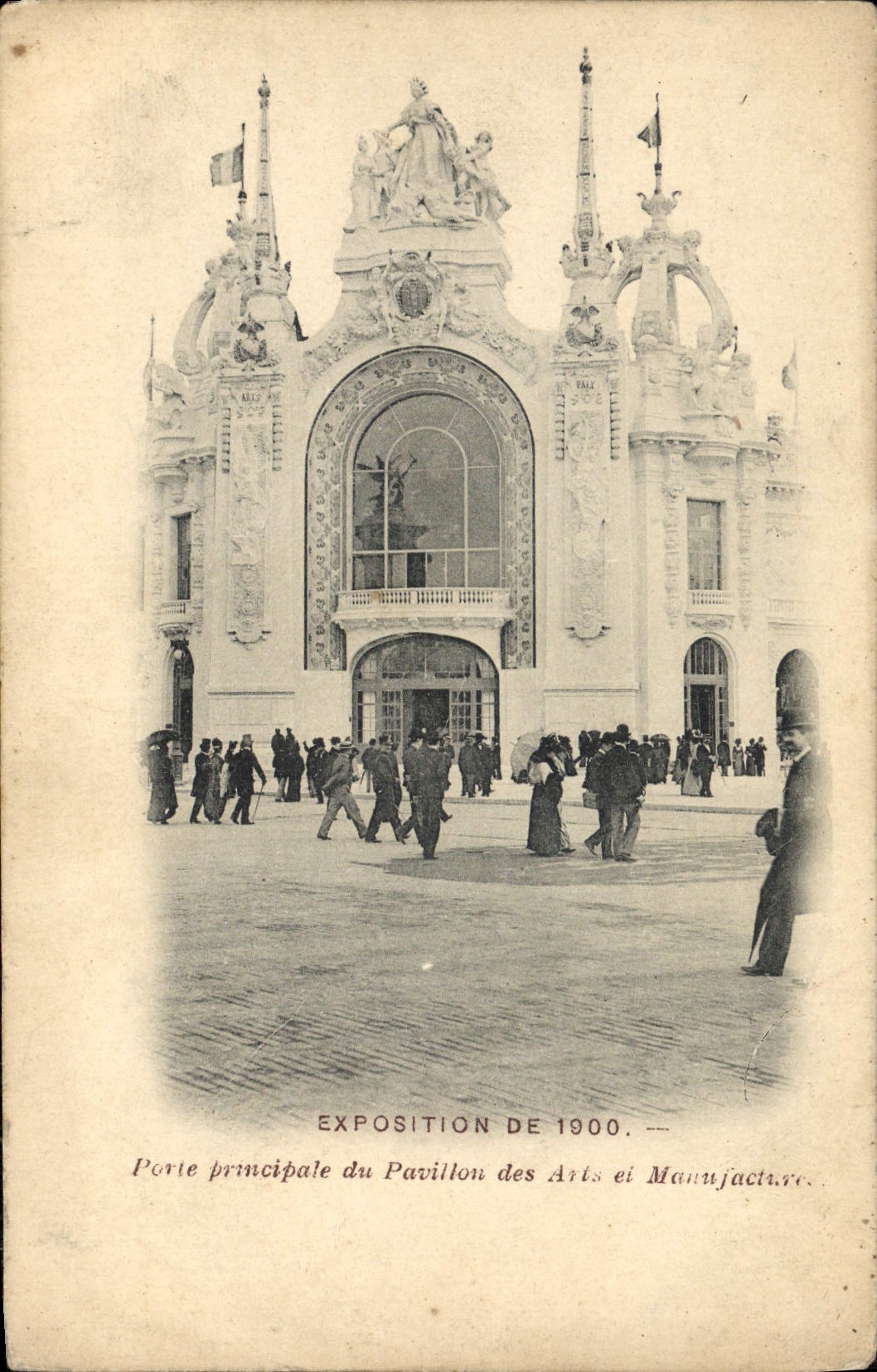 CPA Paris Porte principale du Pavillon des Arts et manufactures