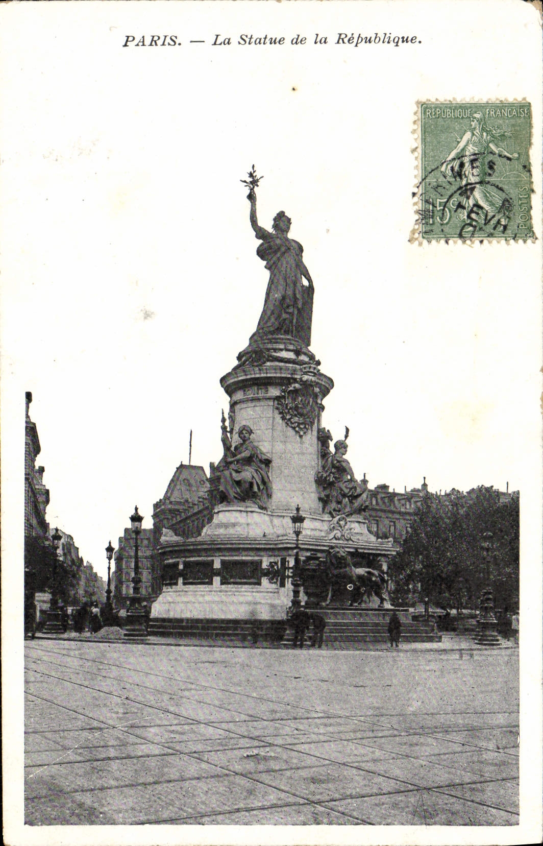 CPA Paris La Statue de la Republique